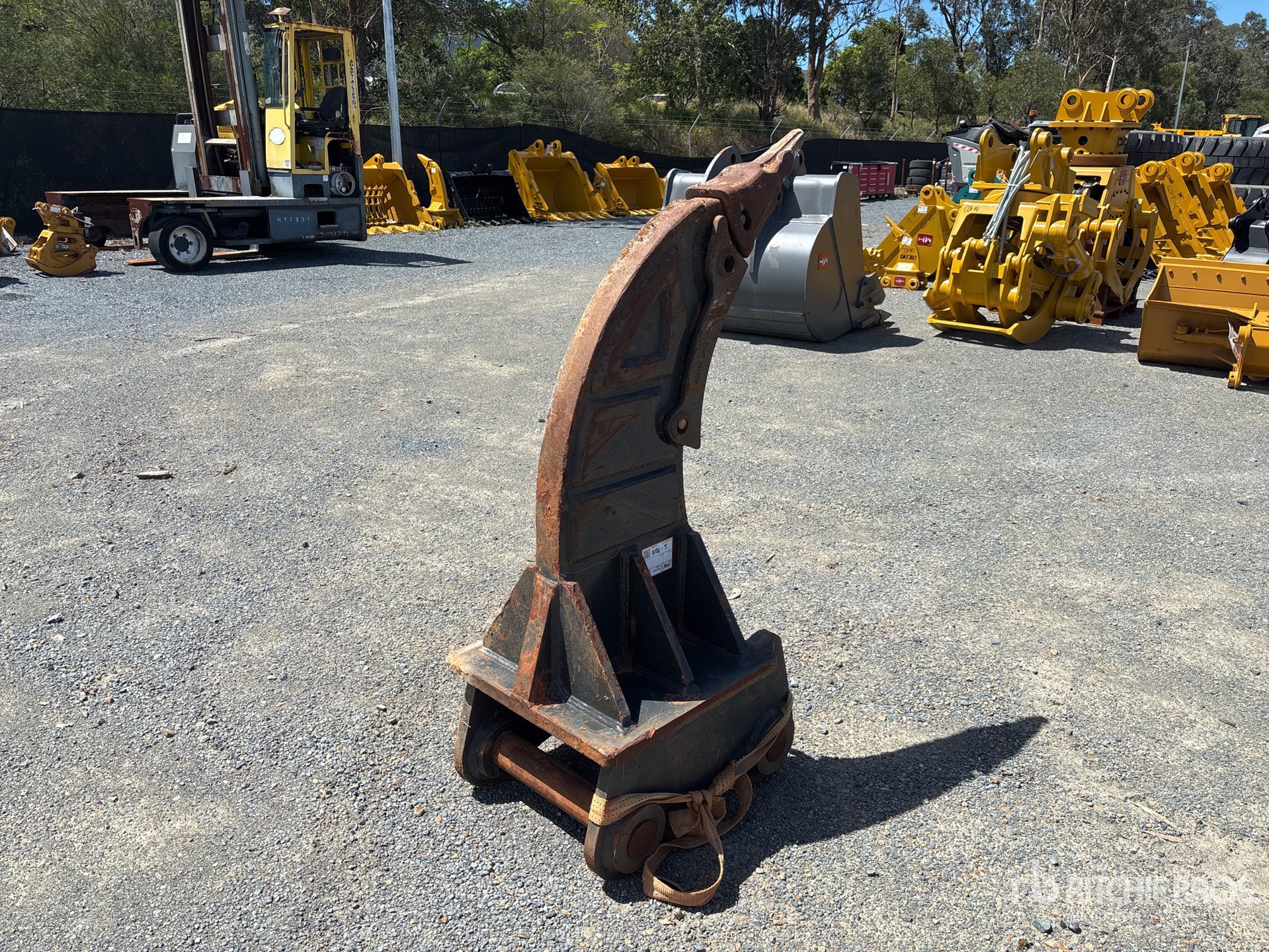 General Appearance with Picture, Right Rear Corner