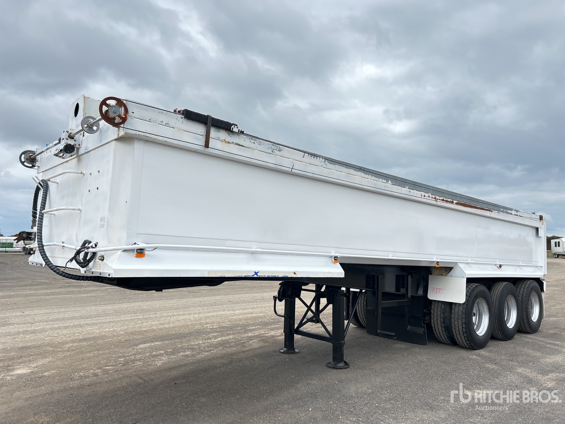 General Appearance with Foto, angolo anteriore destro