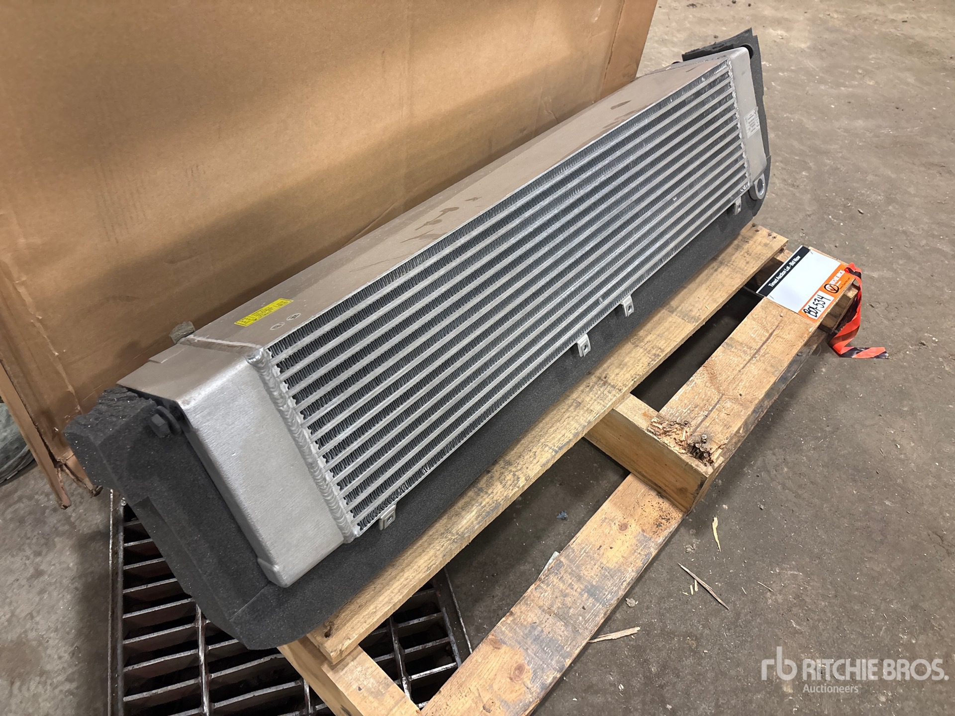 General Appearance with Foto, angolo anteriore destro