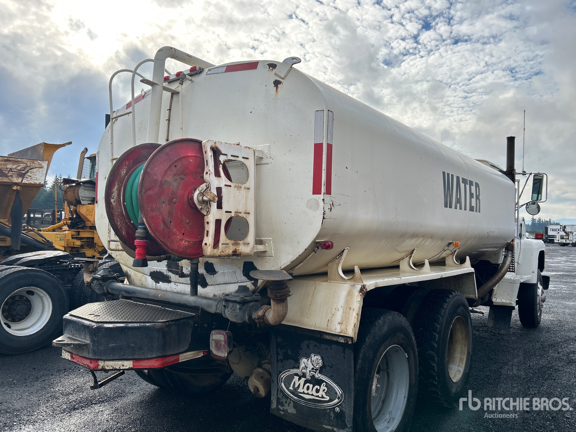 General Appearance with Imagen: esquina trasera derecha