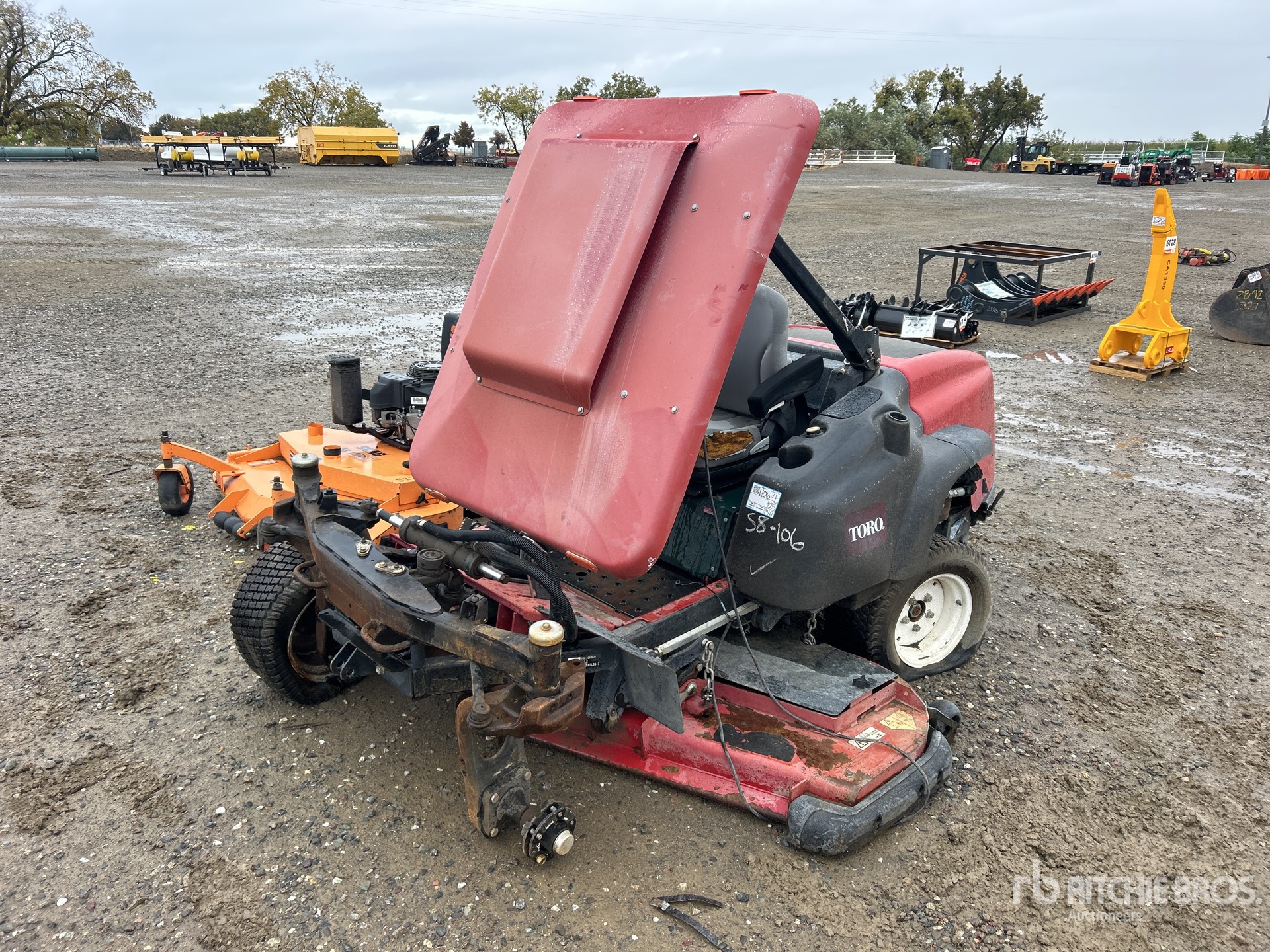 General Appearance with Bild, Ecke vorne links