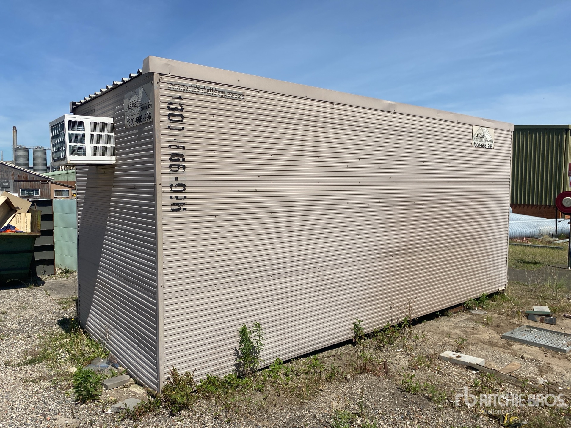 General Appearance with Picture, Left Rear Corner