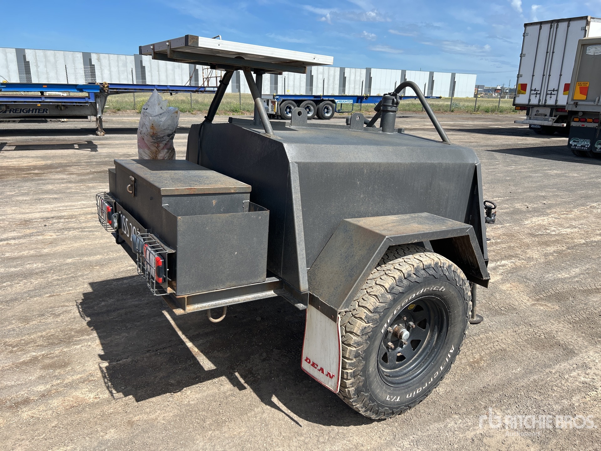 General Appearance with Picture, Left Rear Corner