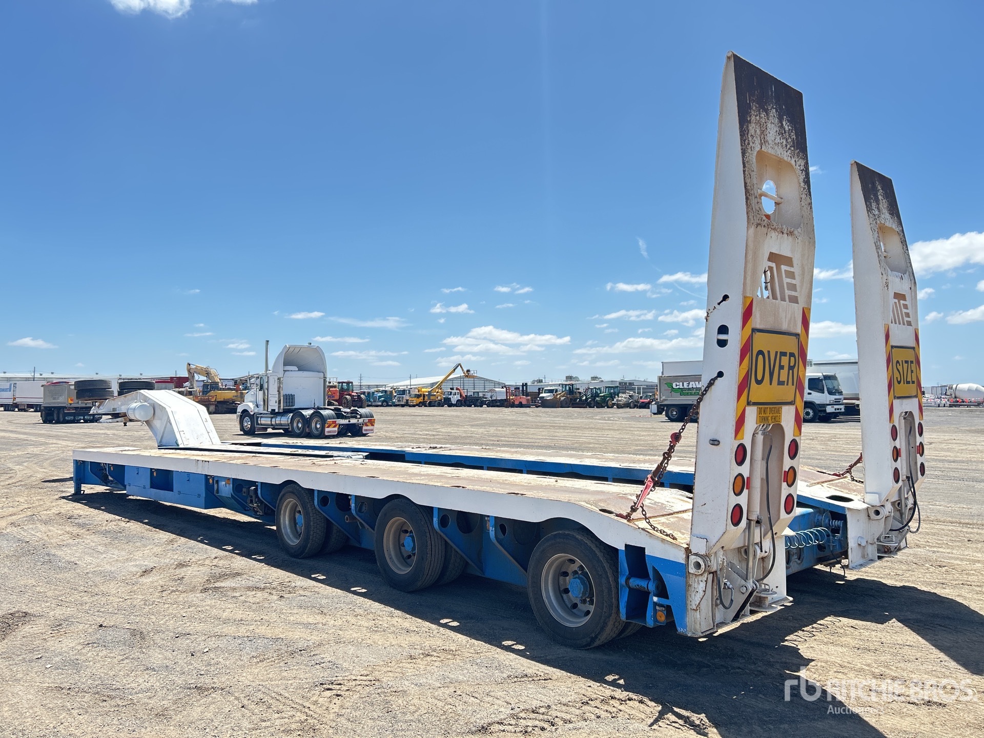 General Appearance with Foto, angolo anteriore sinistro