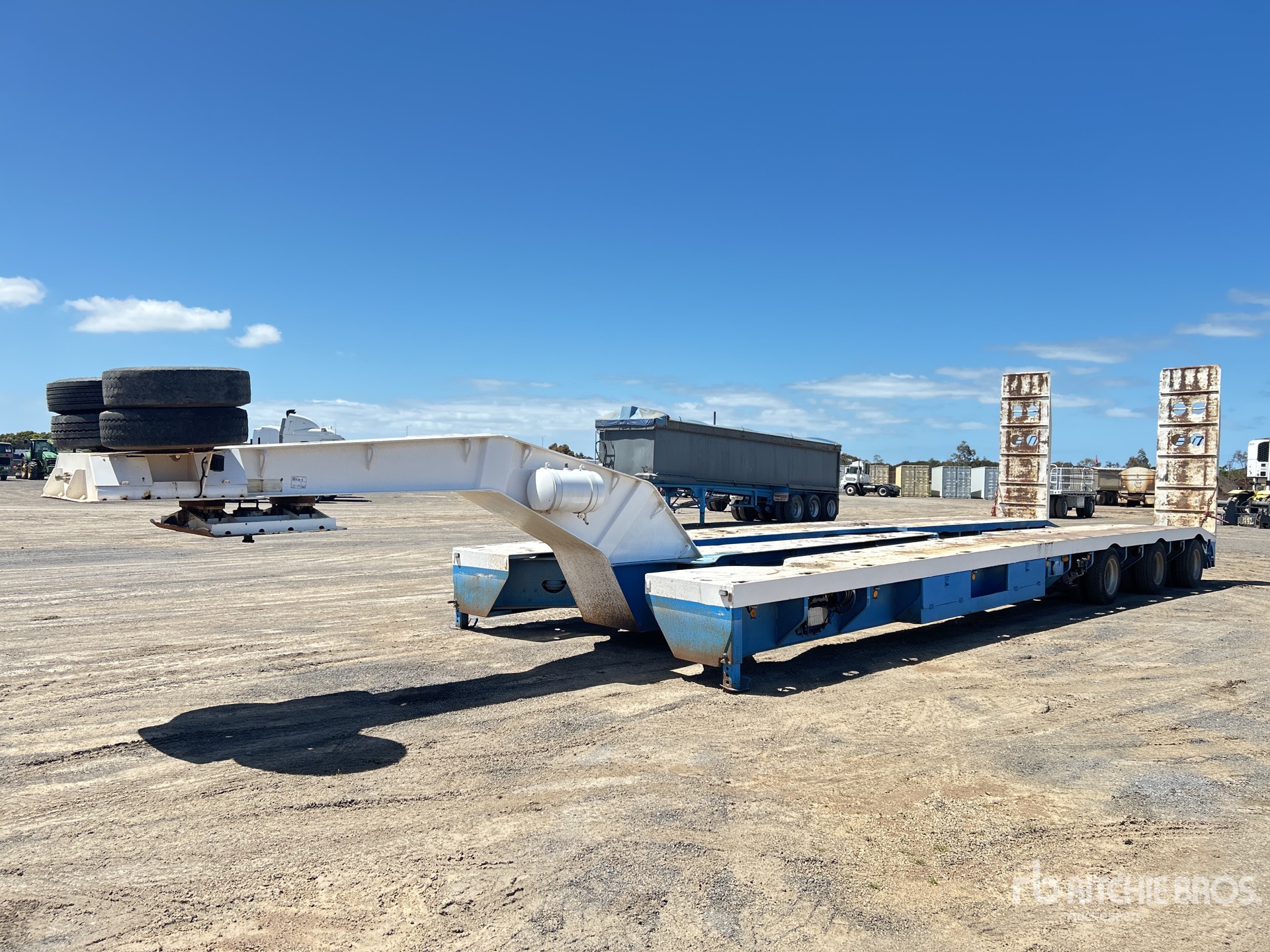 General Appearance with Foto, angolo anteriore destro