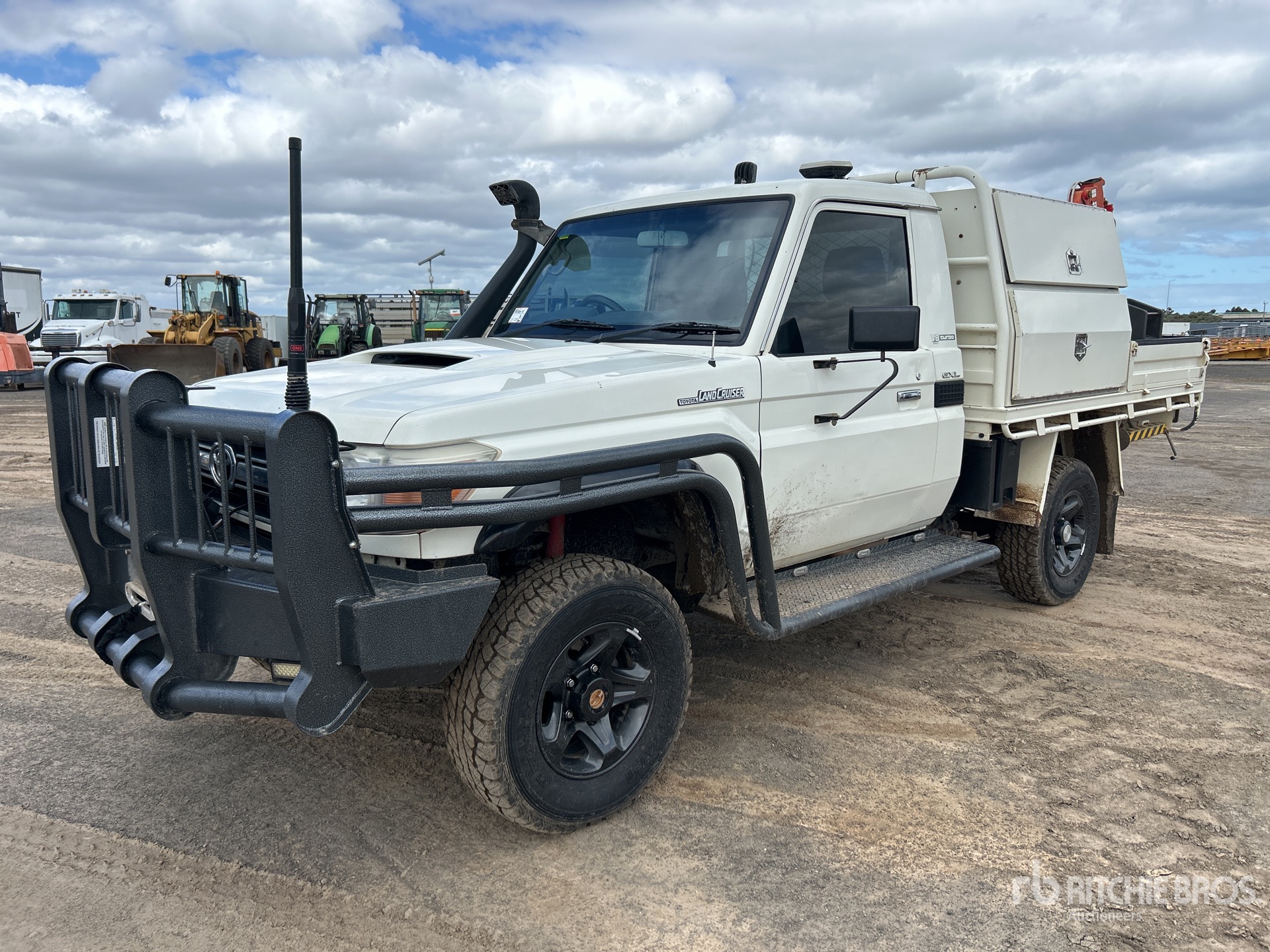 General Appearance with Imagen: esquina delantera derecha