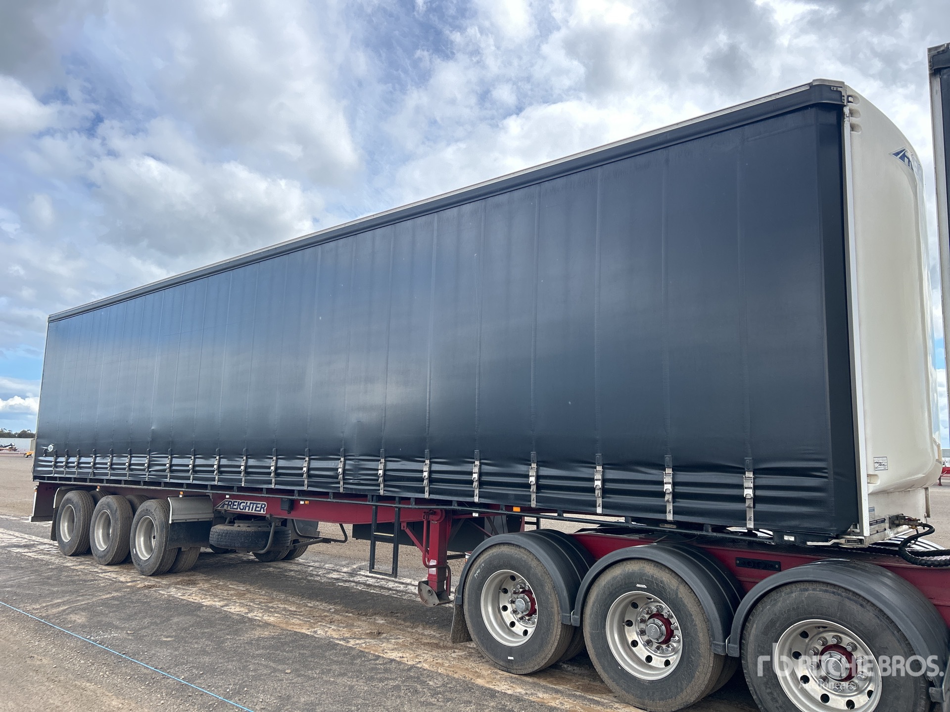 Aspect général with Image, coin avant gauche