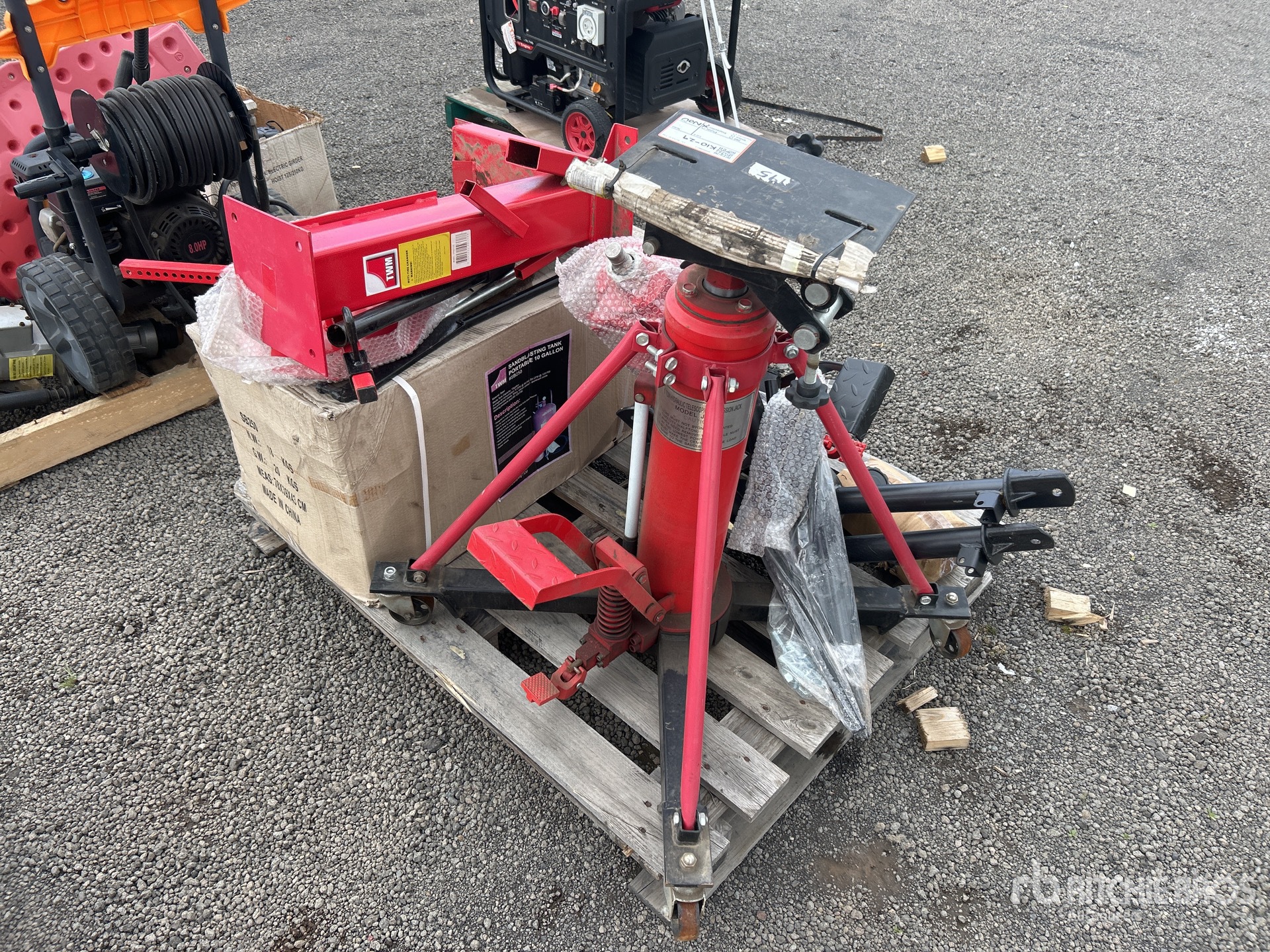 General Appearance with Picture, Right Rear Corner