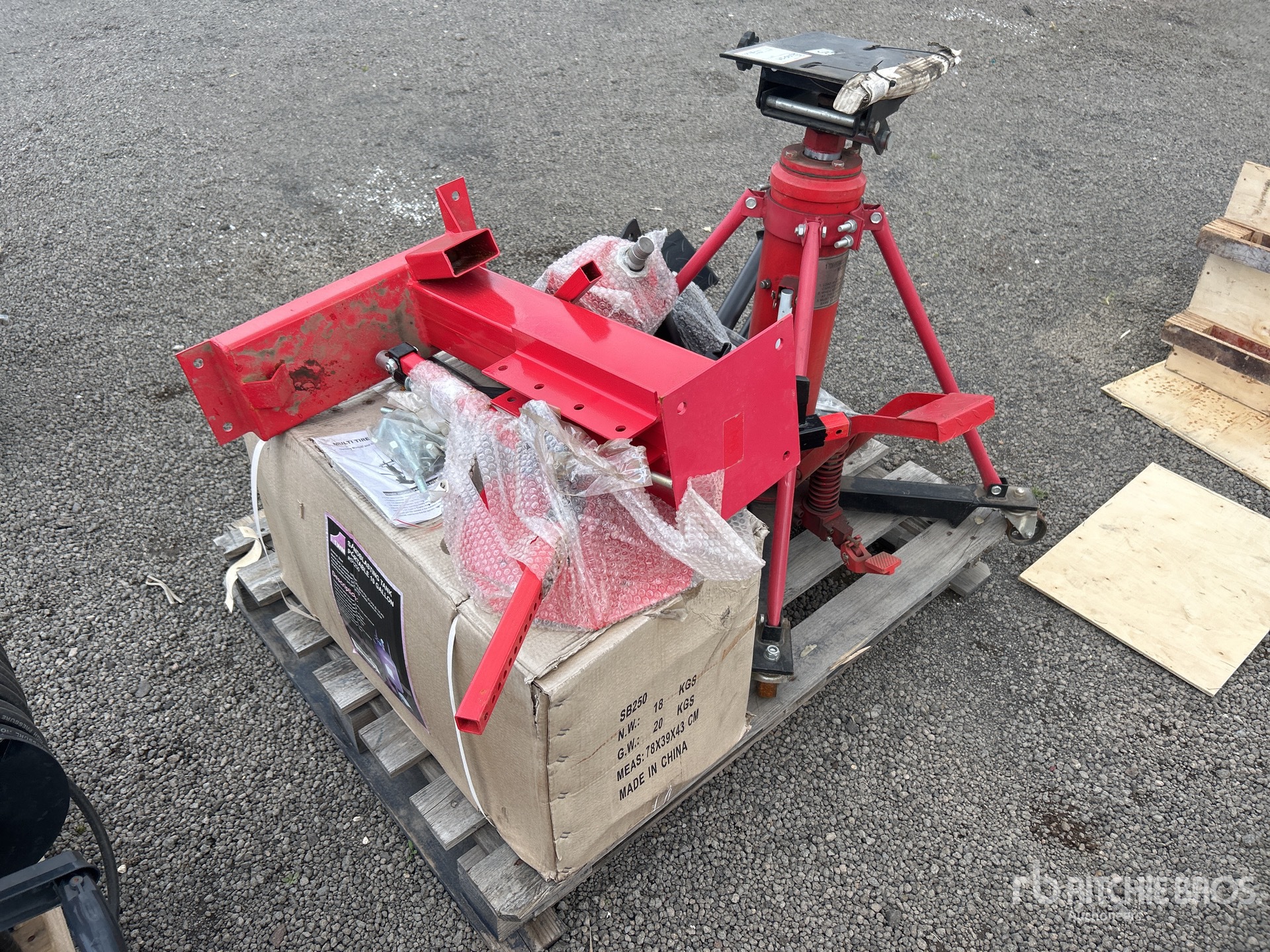 General Appearance with Picture, Left Rear Corner