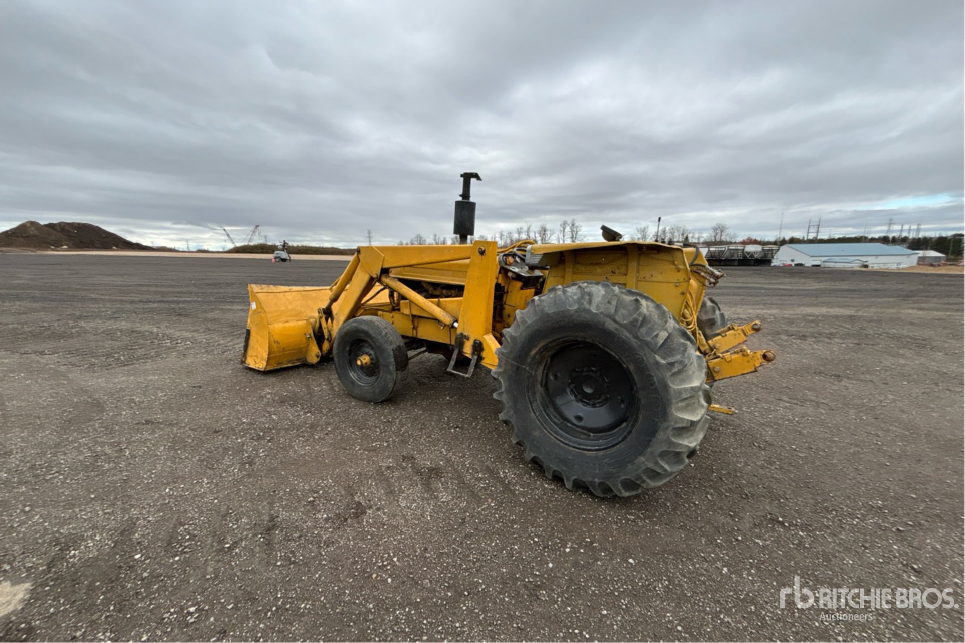 General Appearance with Bild, Ecke hinten links