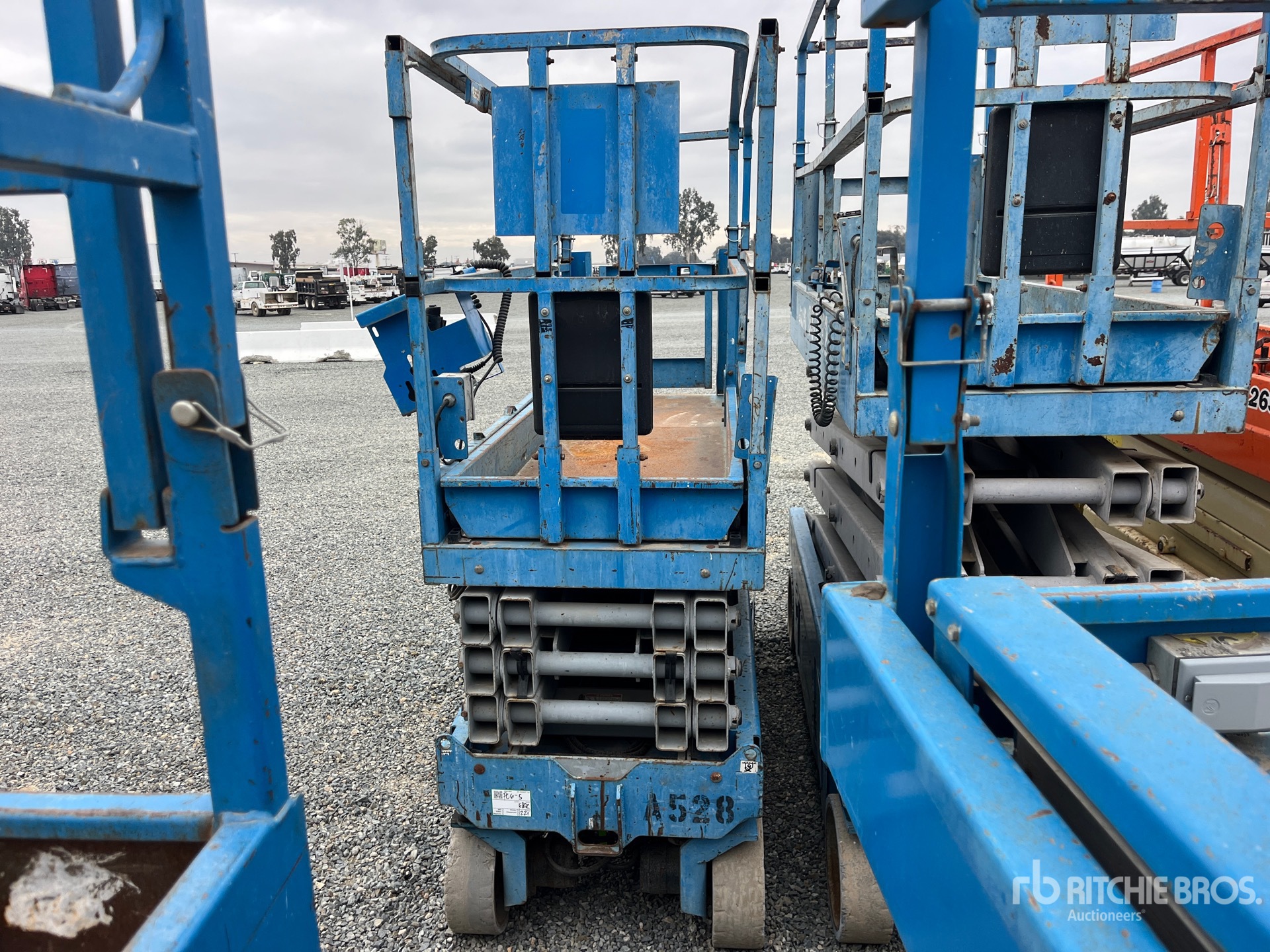 Aspect général with Image, coin arrière droit