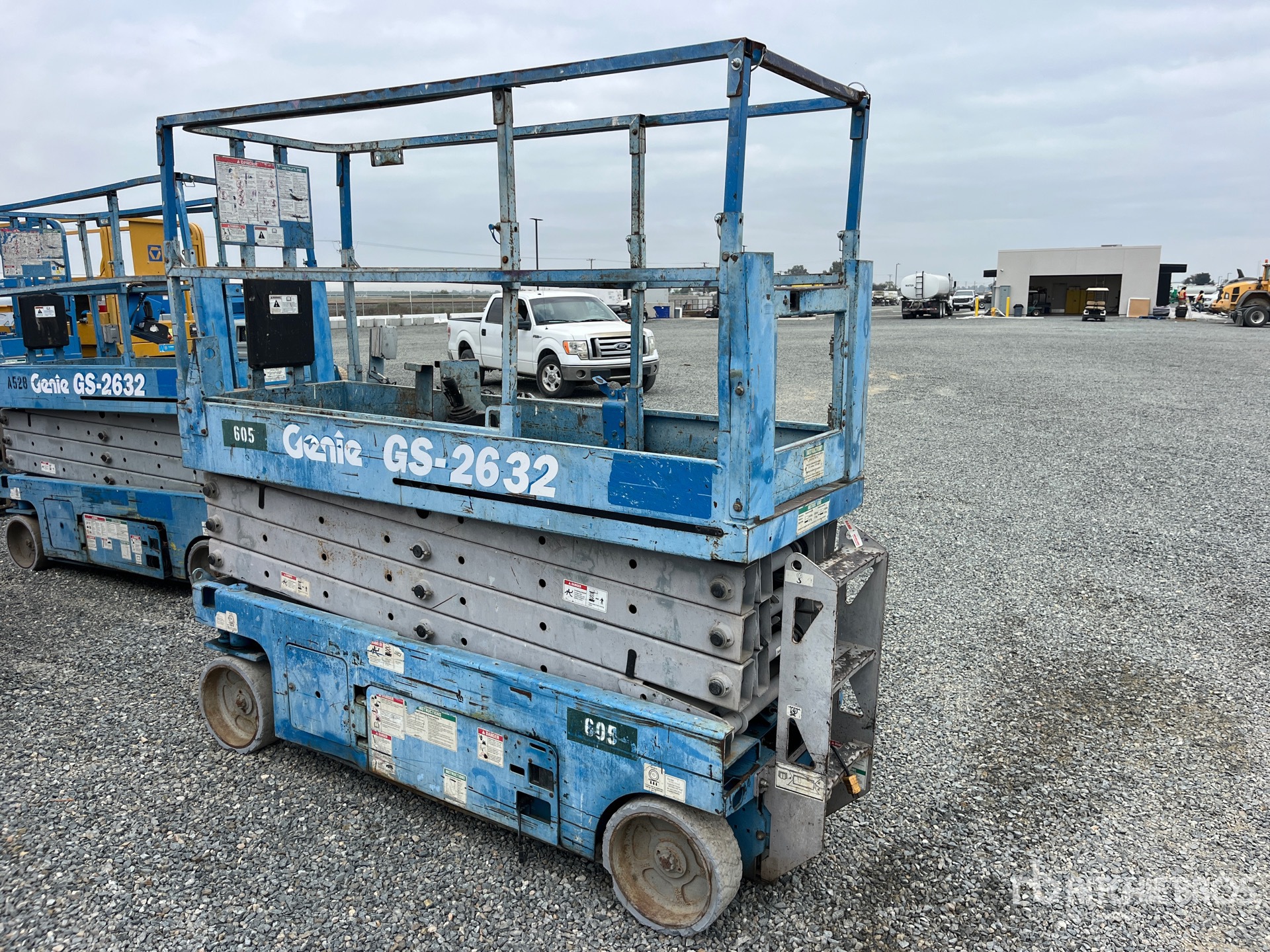 Aspect général with Image, coin arrière droit