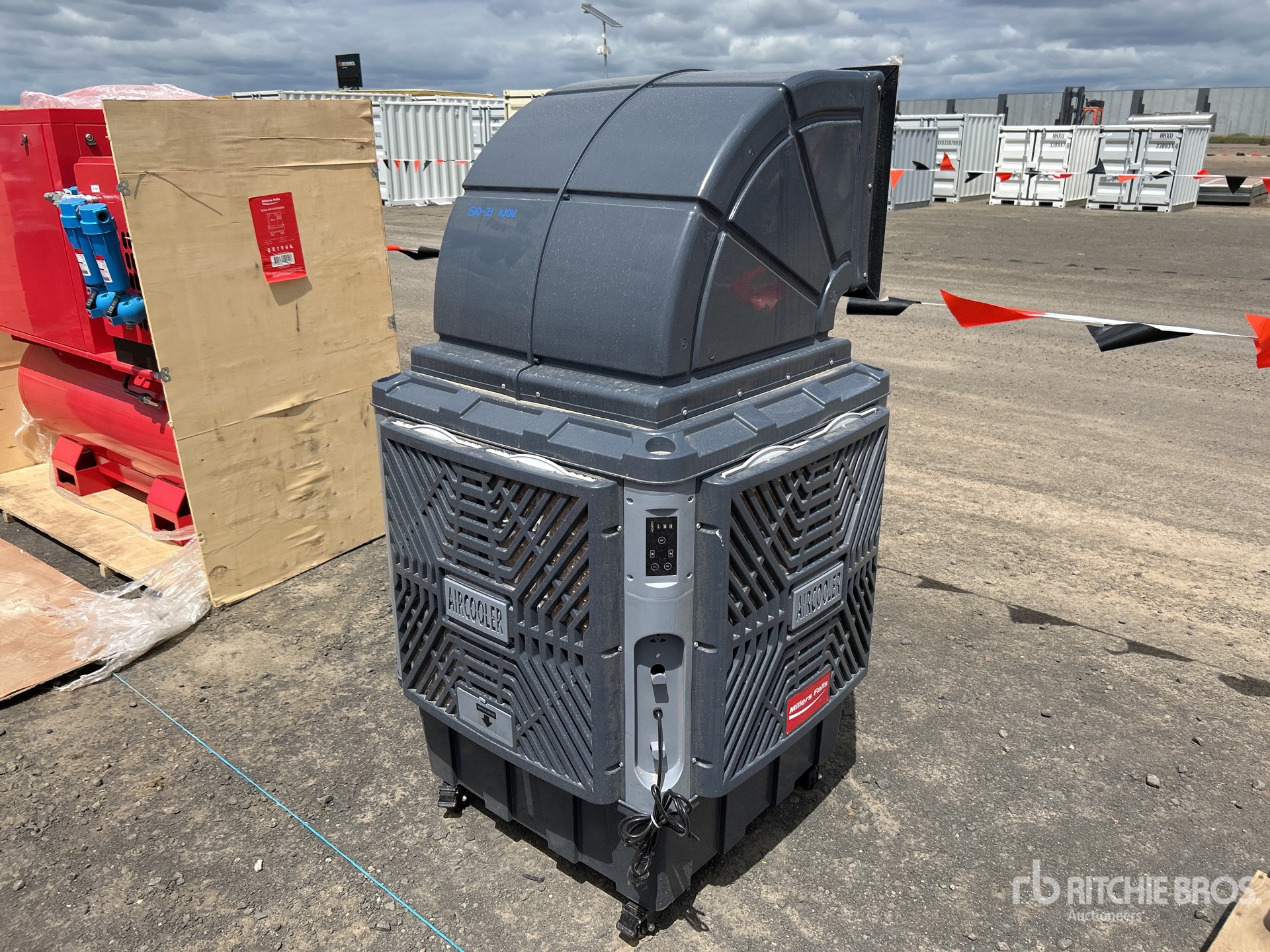 General Appearance with Foto, angolo anteriore sinistro