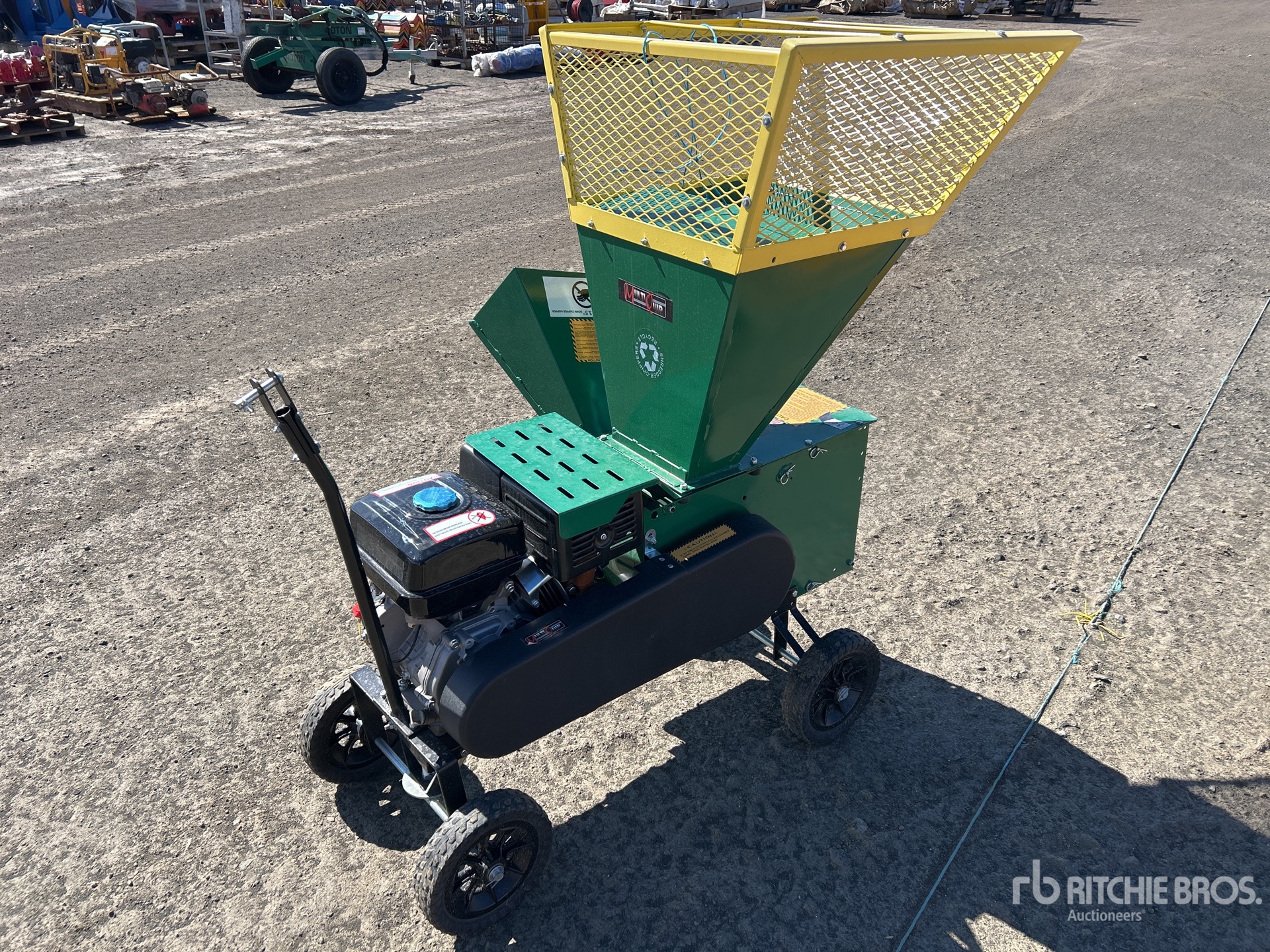 General Appearance with Foto, angolo posteriore sinistro