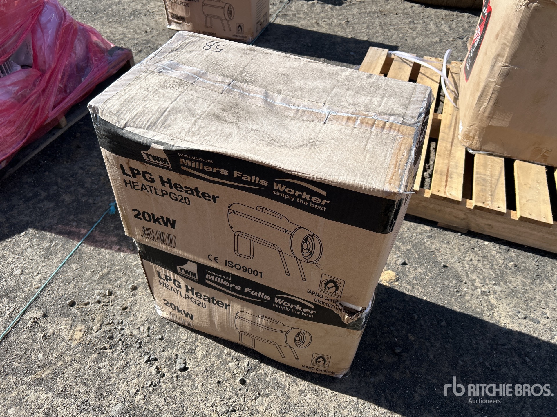 General Appearance with Foto, angolo anteriore sinistro