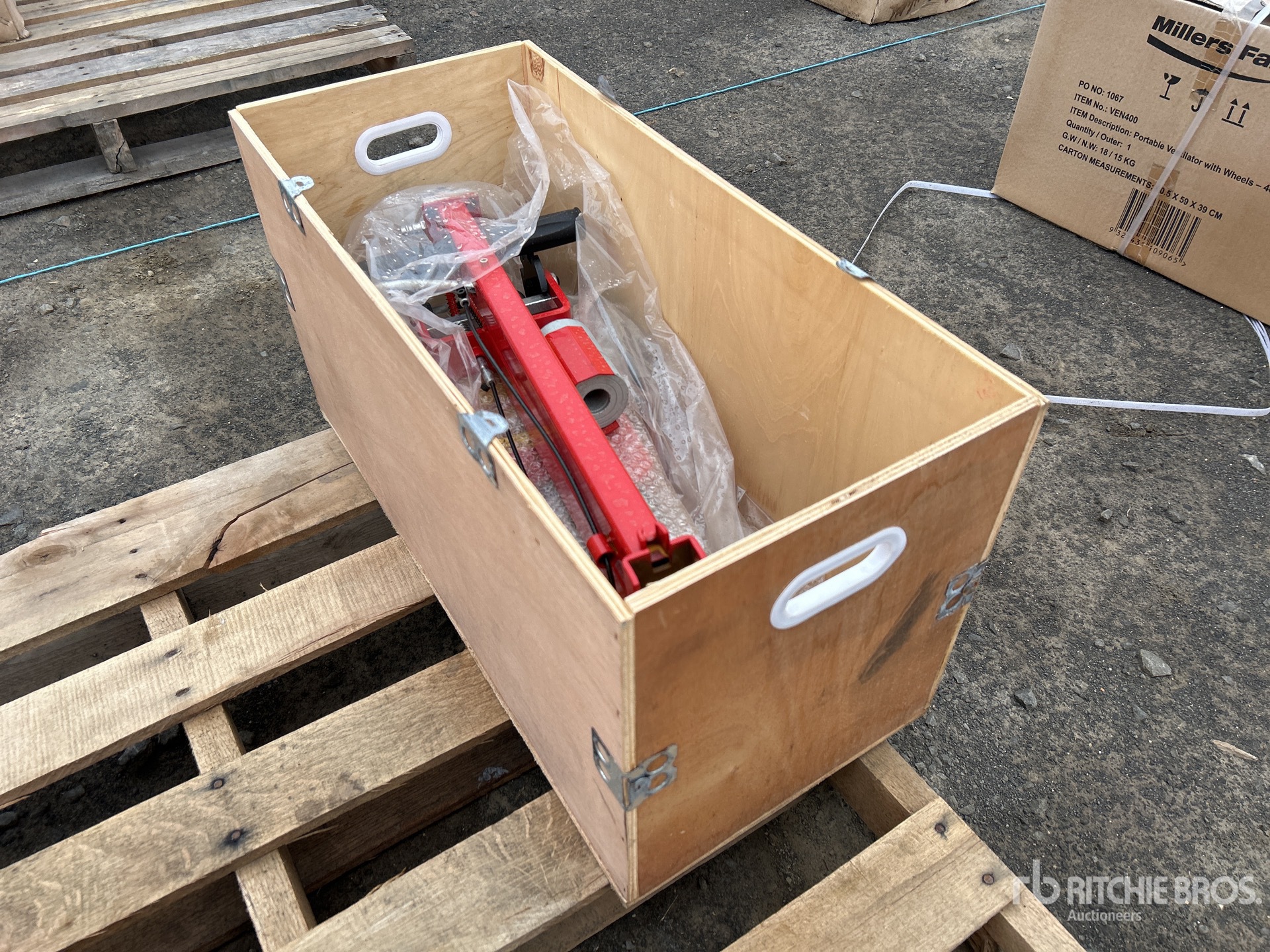 General Appearance with Foto, angolo posteriore sinistro