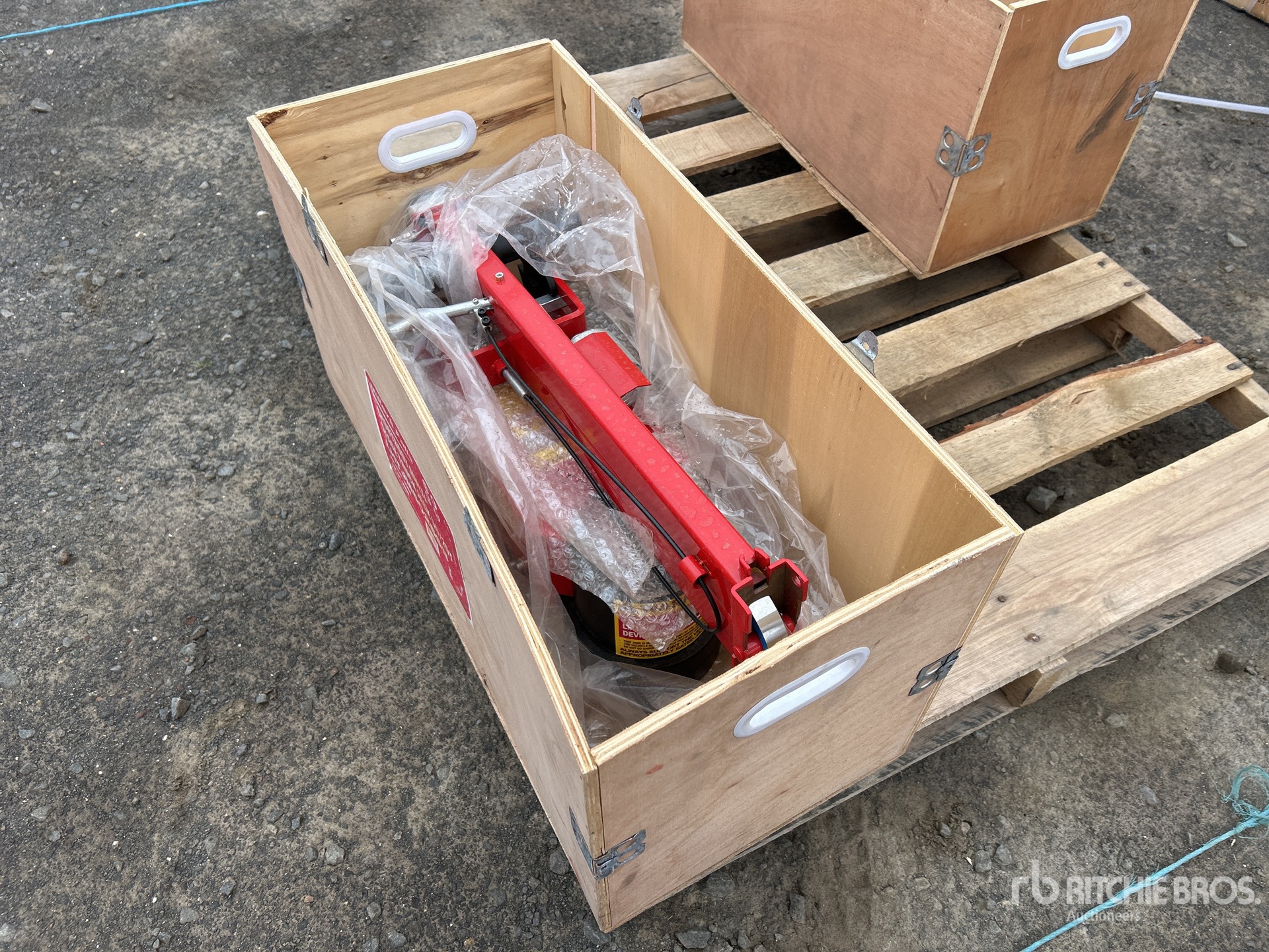 General Appearance with Foto, angolo posteriore sinistro