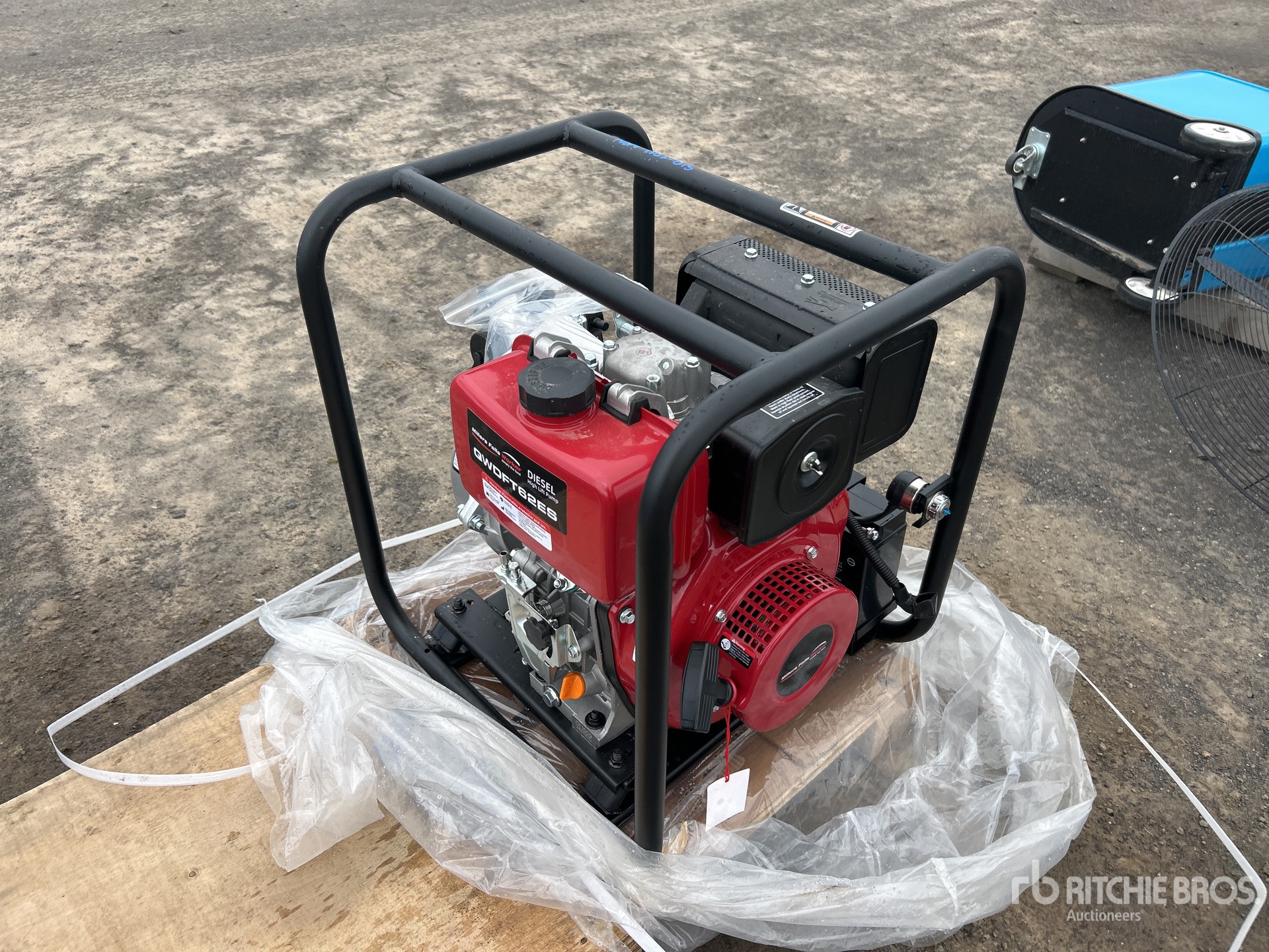 General Appearance with Foto, angolo anteriore sinistro