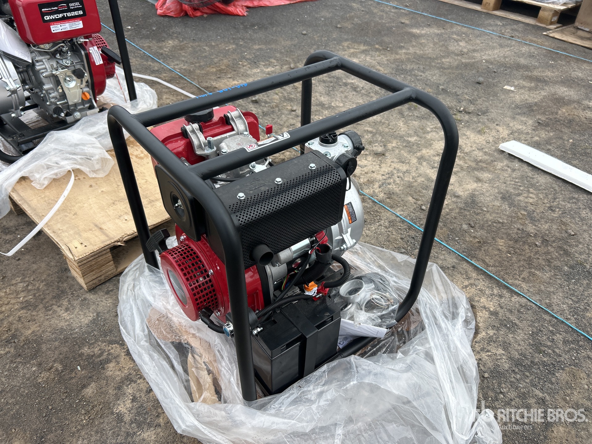 General Appearance with Foto, angolo posteriore sinistro