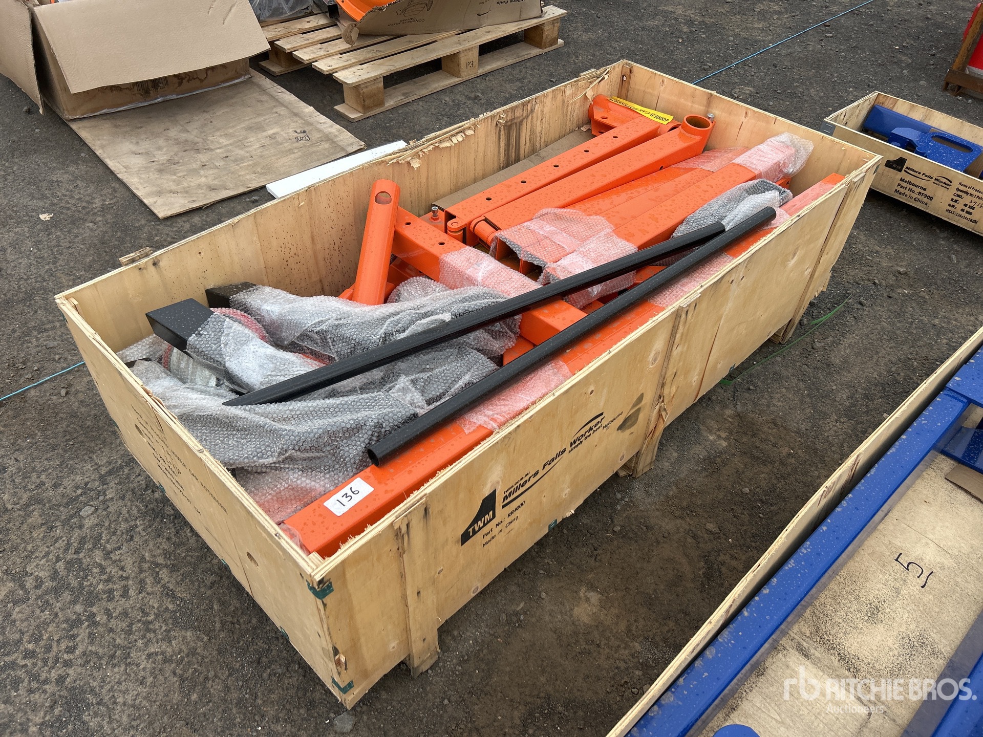 General Appearance with Foto, angolo posteriore sinistro