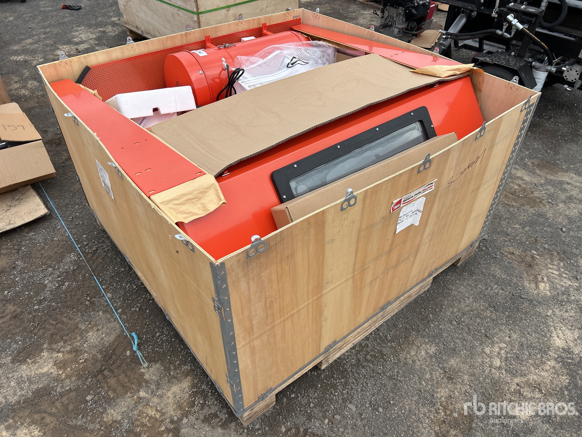 General Appearance with Picture, Right Front Corner