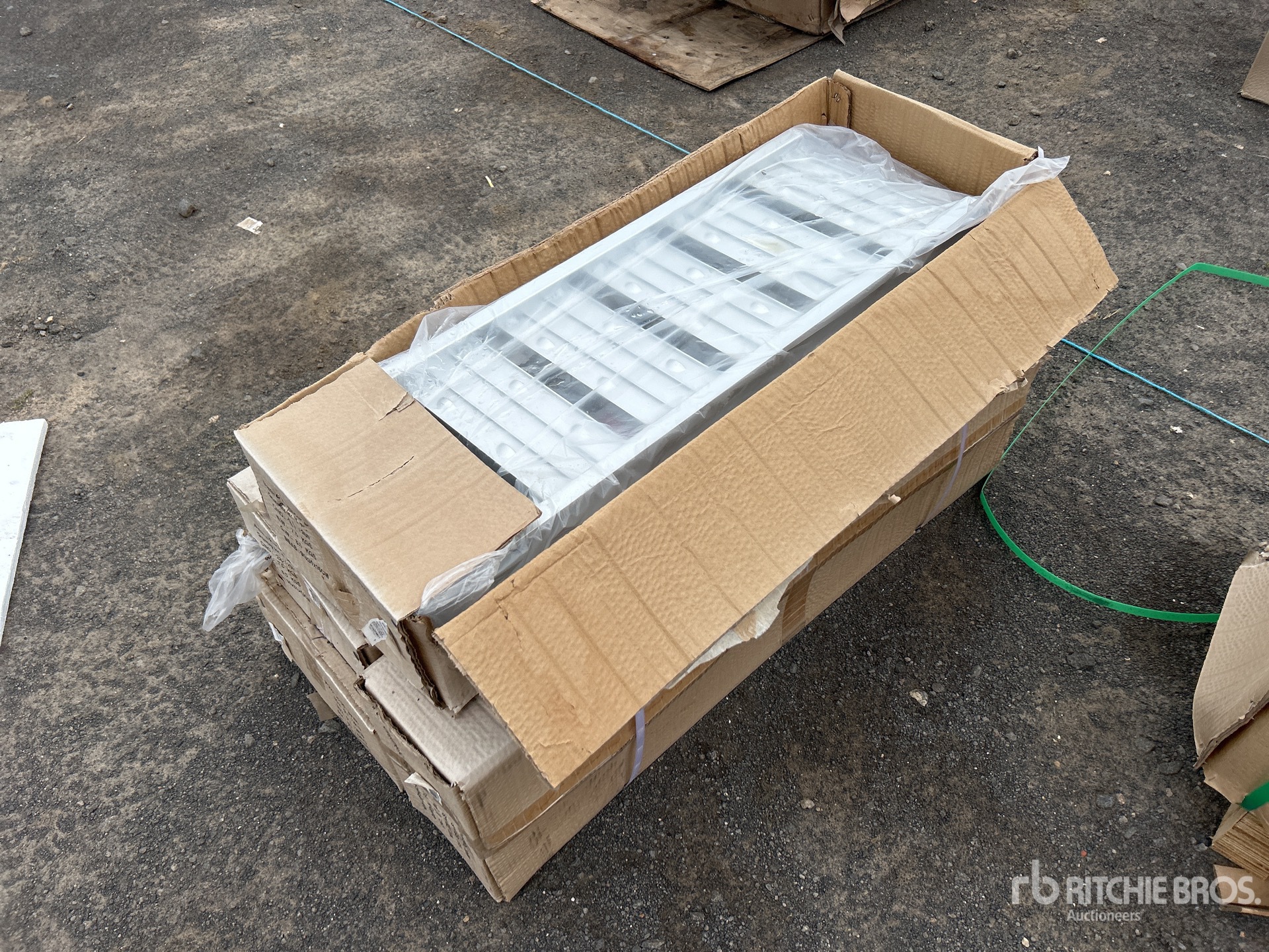 General Appearance with Foto, angolo posteriore sinistro