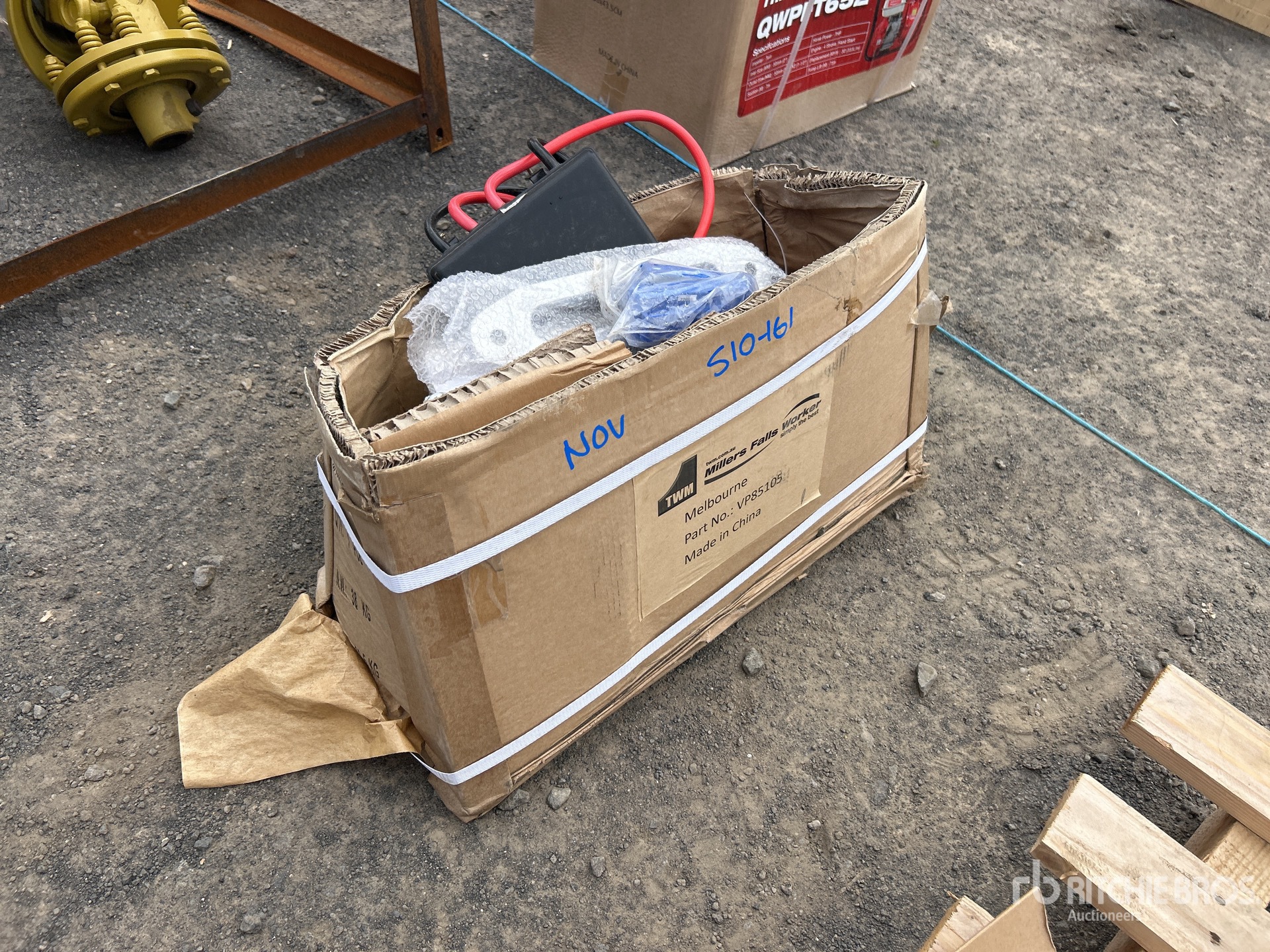 General Appearance with Picture, Right Front Corner