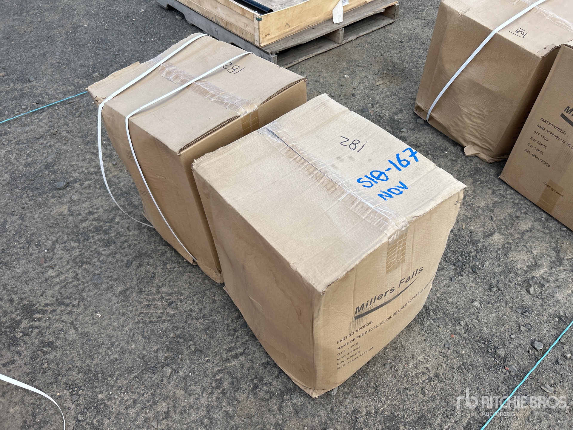 General Appearance with Bild, Ecke vorne rechts