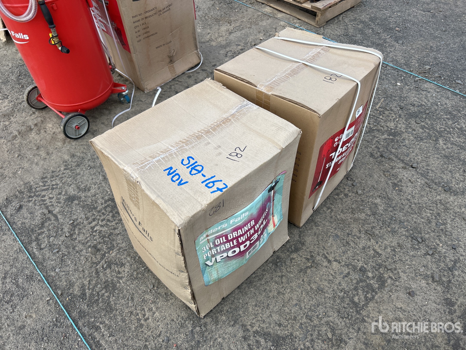 General Appearance with Bild, Ecke vorne links