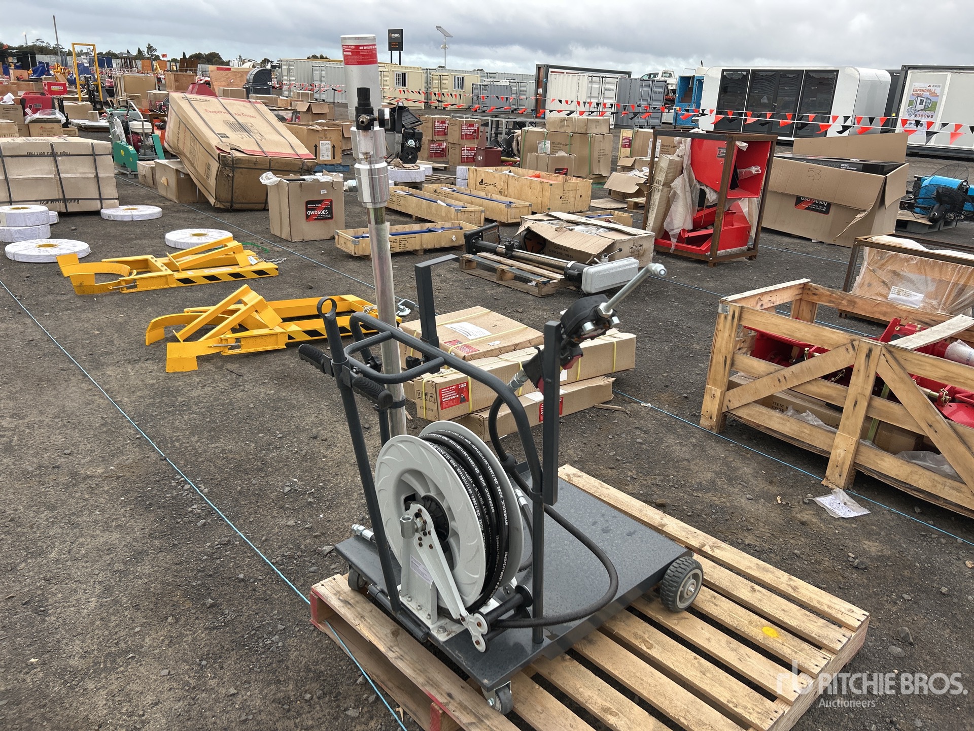 General Appearance with Foto, angolo anteriore sinistro