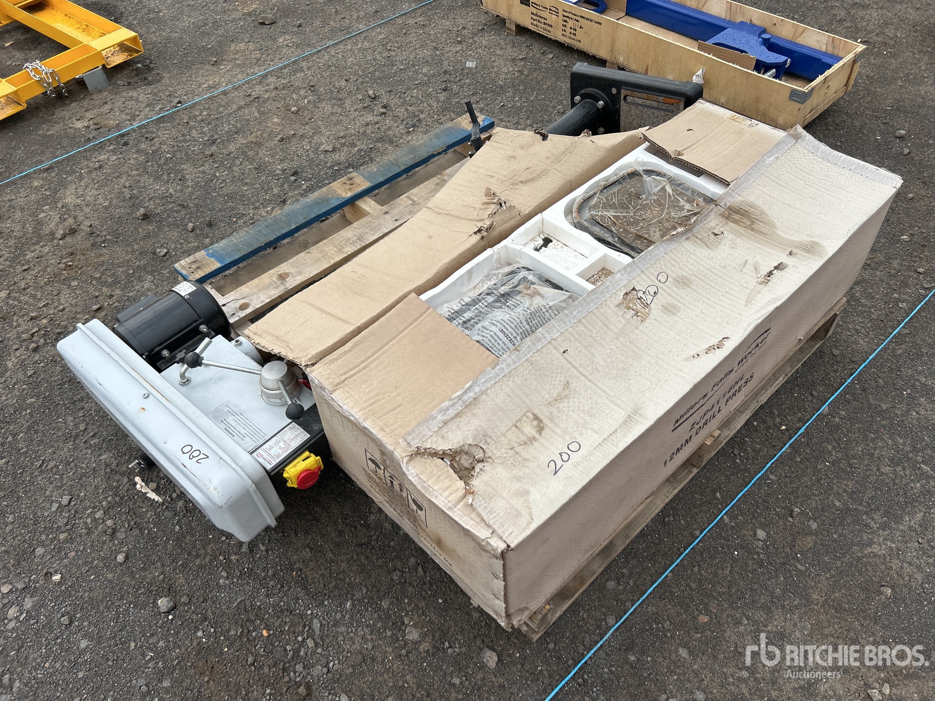 General Appearance with Foto, angolo posteriore sinistro