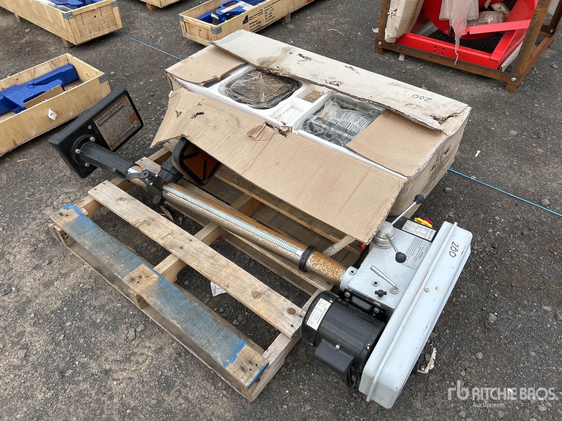 General Appearance with Foto, angolo anteriore sinistro