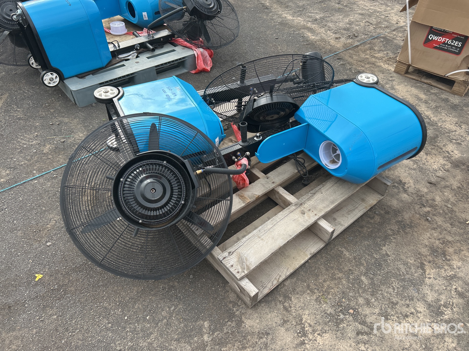 General Appearance with Foto, angolo posteriore sinistro