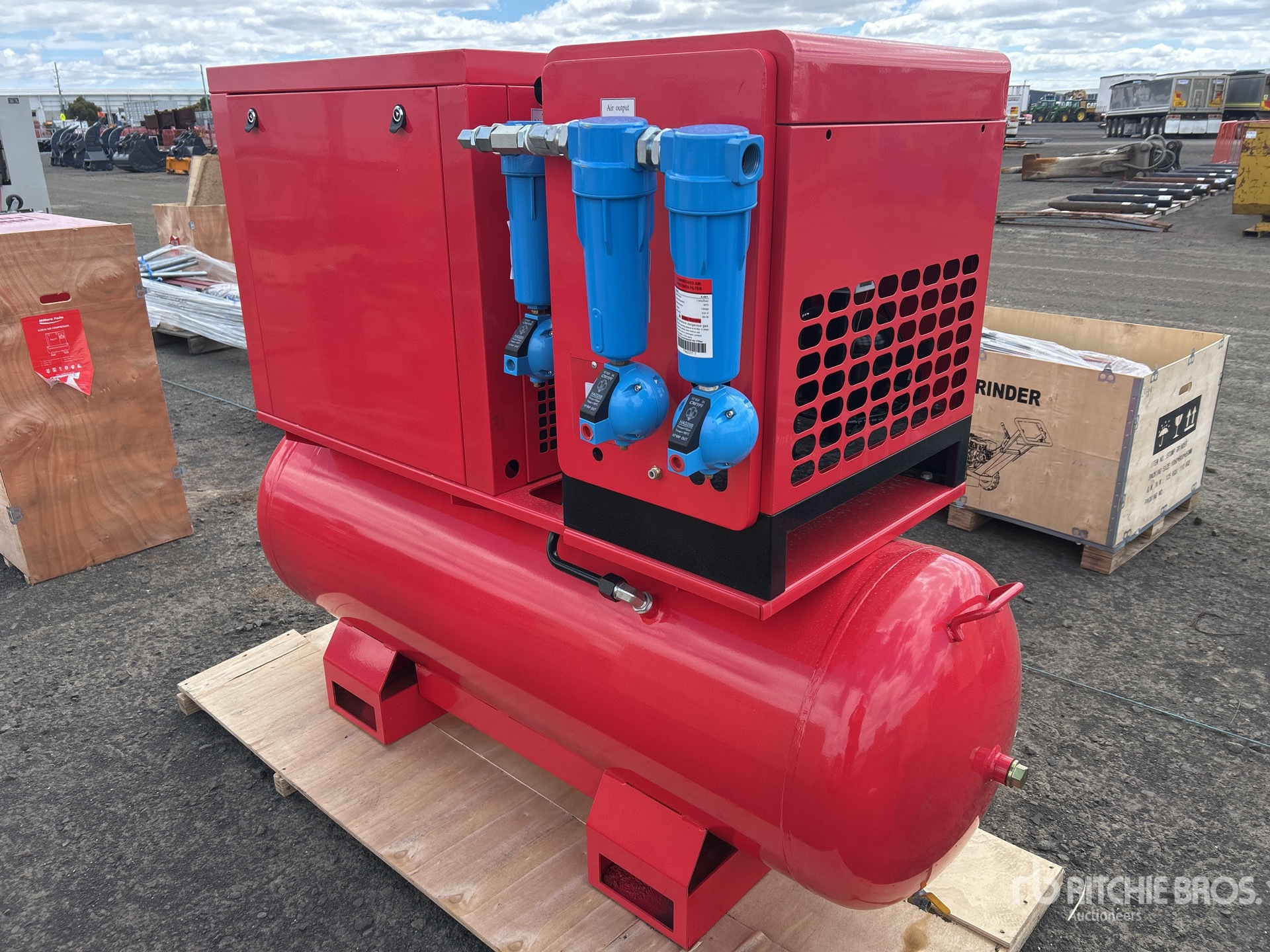 General Appearance with Picture, Right Rear Corner