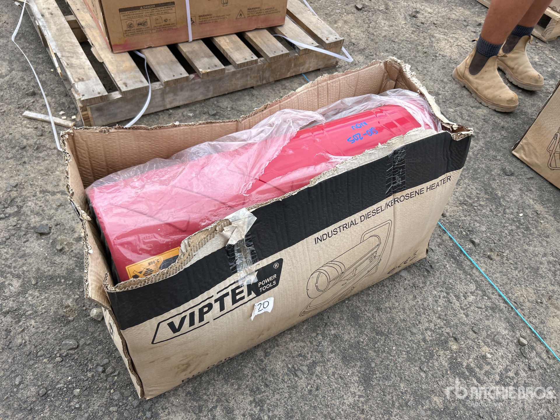 General Appearance with Picture, Right Front Corner