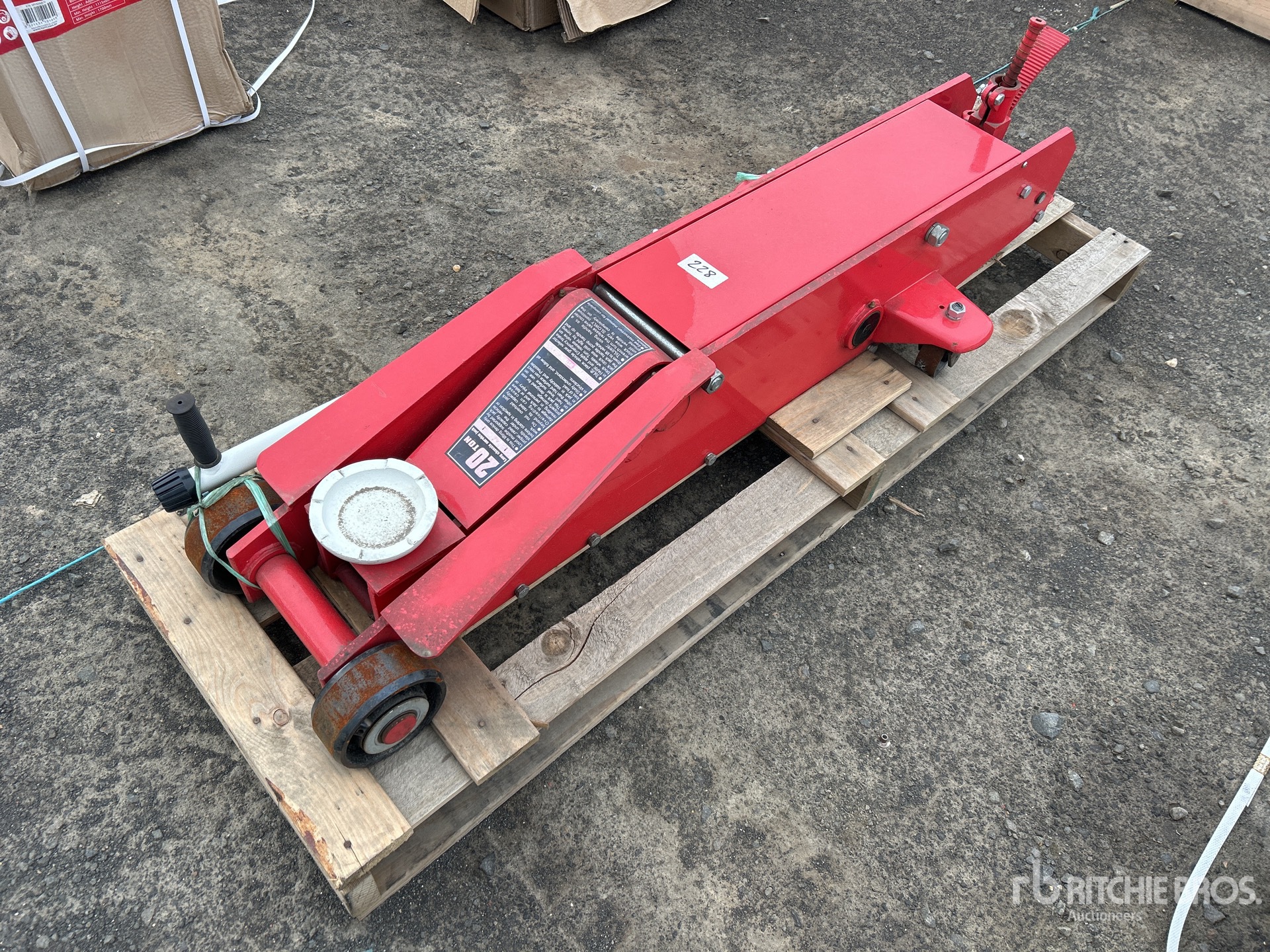 General Appearance with Foto, angolo anteriore sinistro