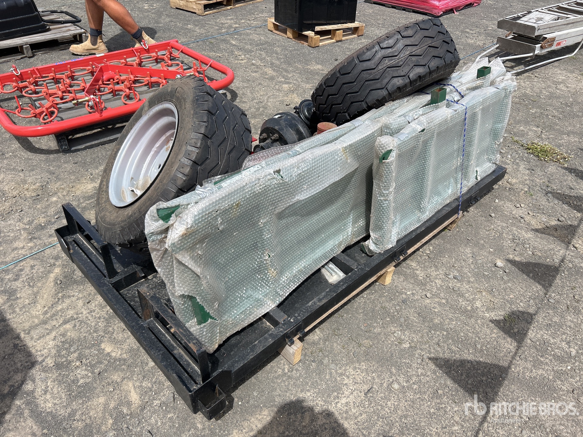 General Appearance with Picture, Left Rear Corner