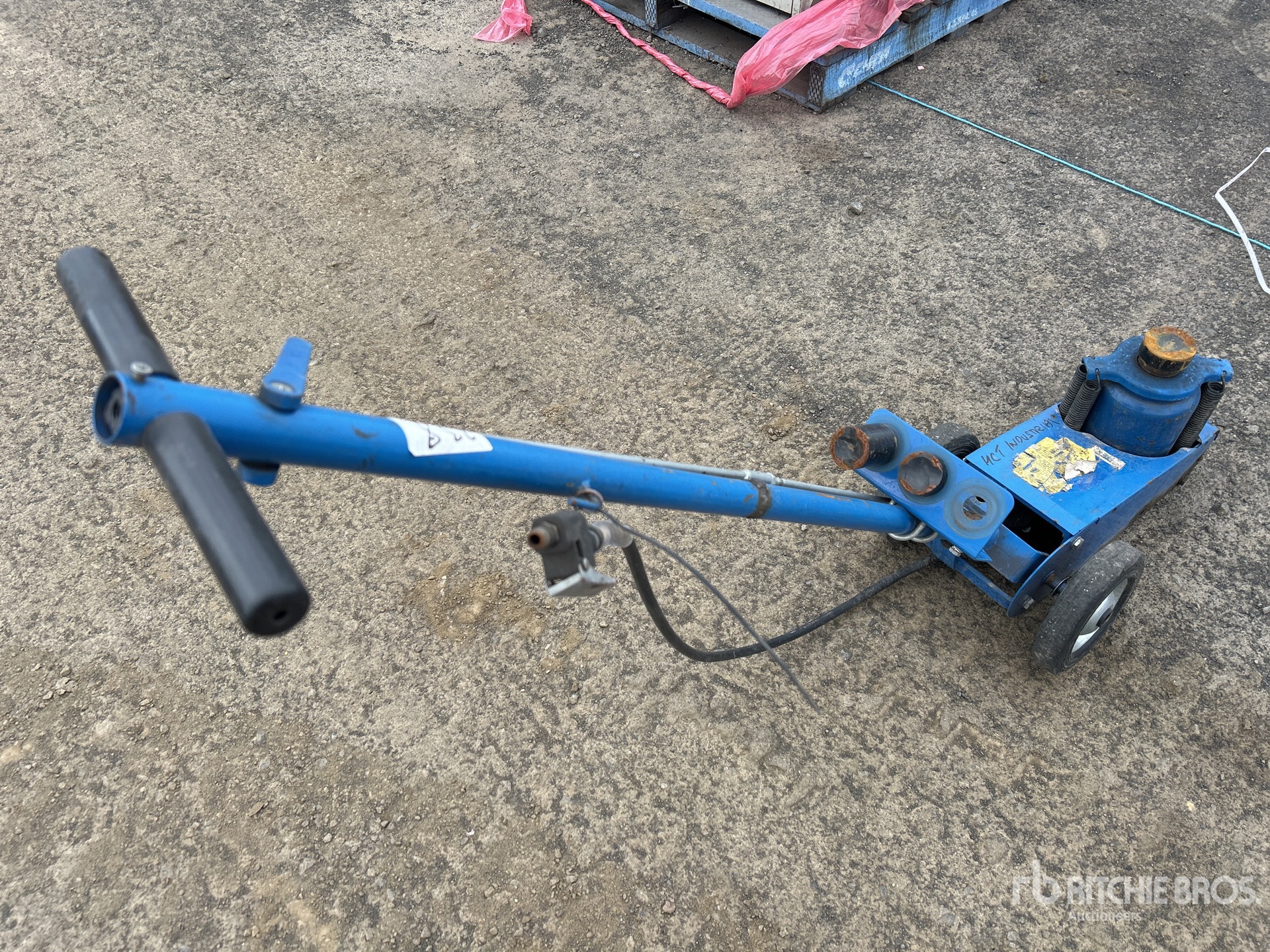 General Appearance with Foto, angolo anteriore sinistro