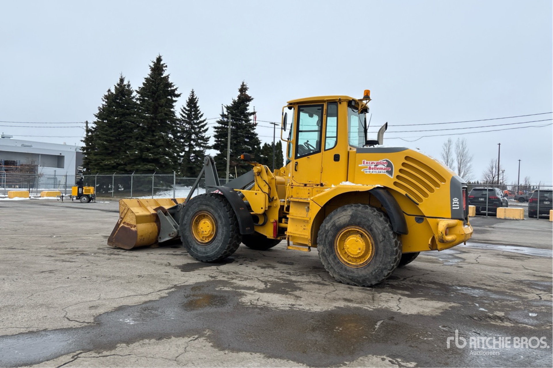 General Appearance with Picture, Left Rear Corner