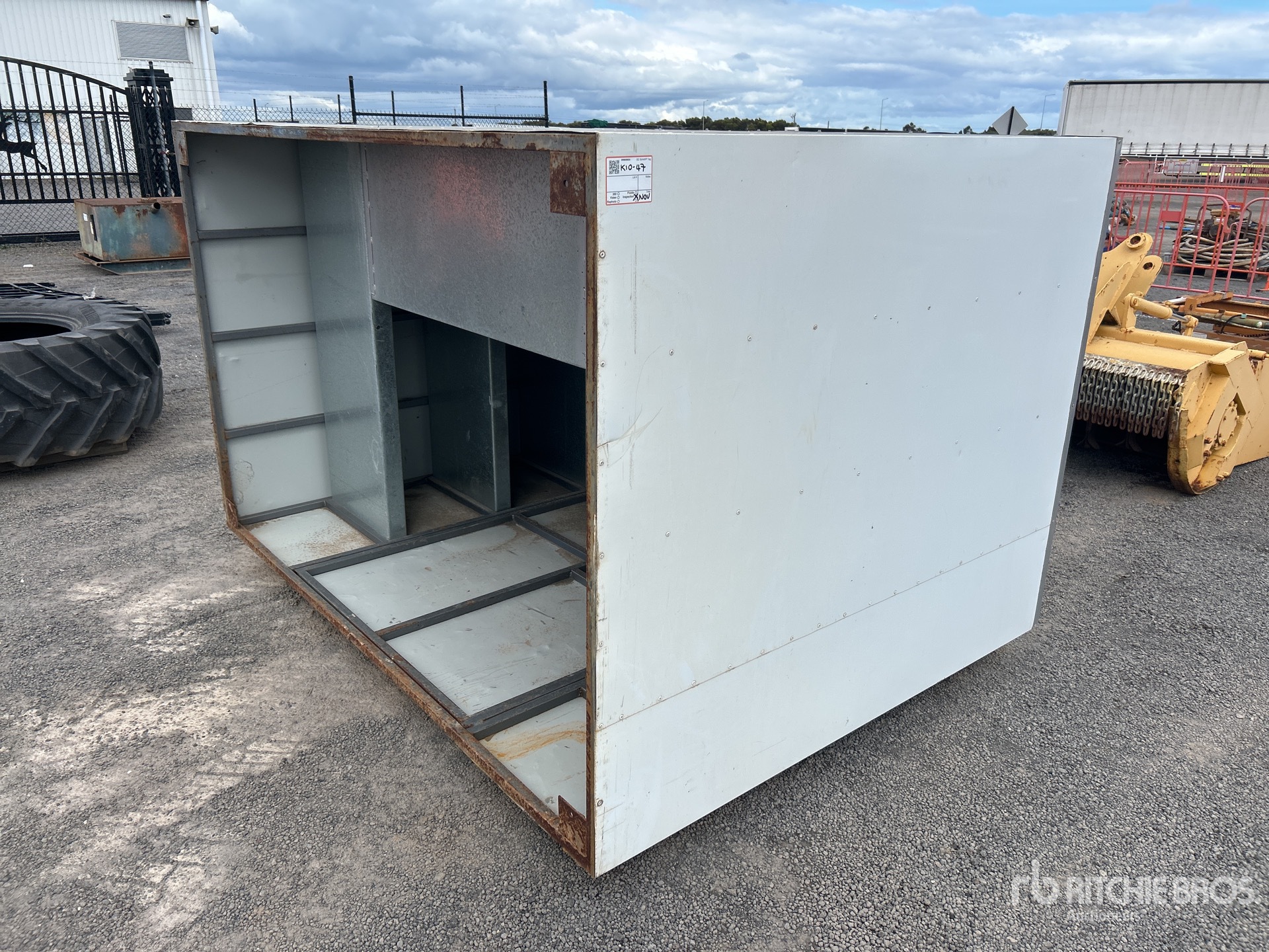 General Appearance with Picture, Left Front Corner