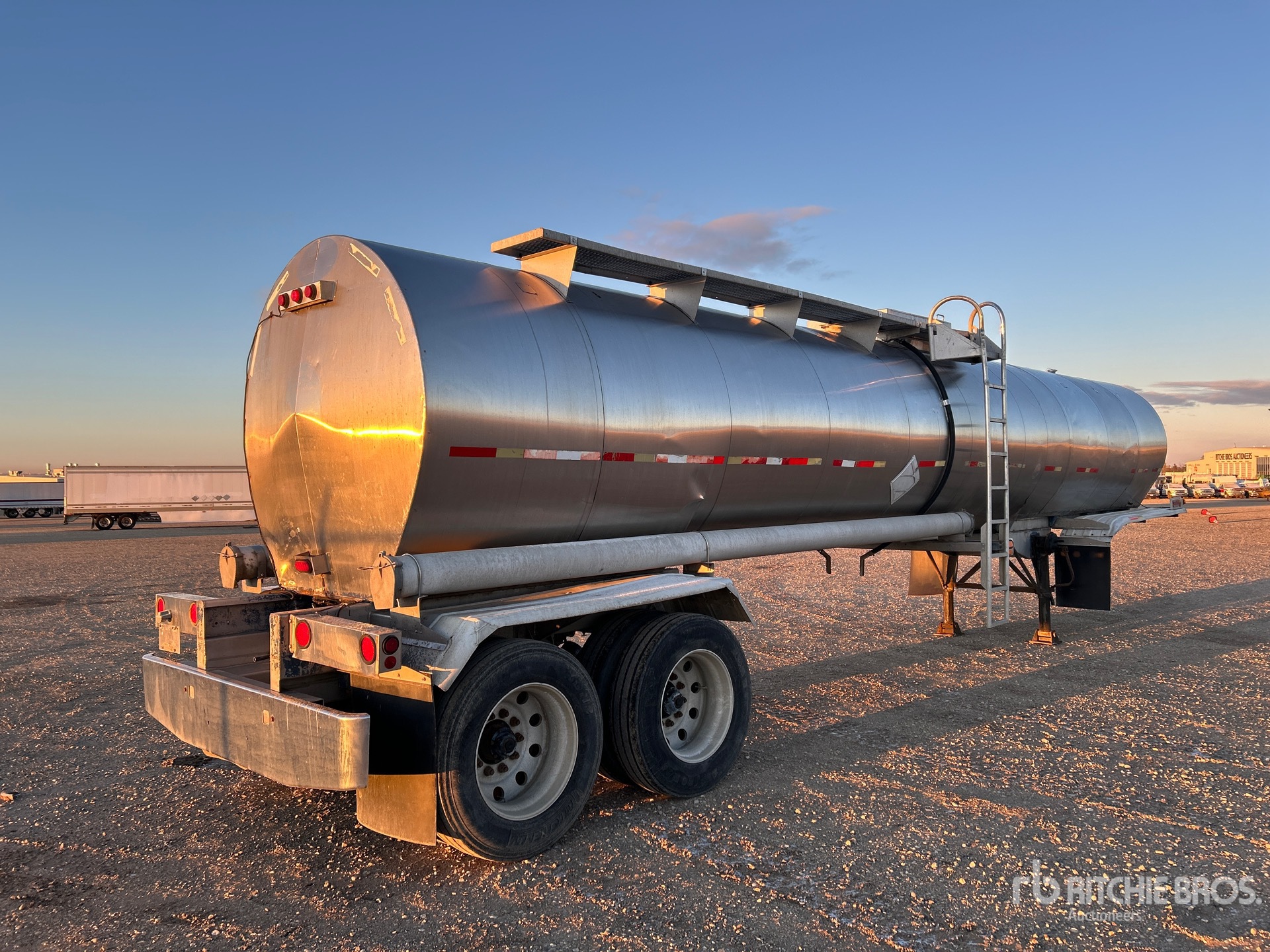 General Appearance with Bild, Ecke hinten rechts