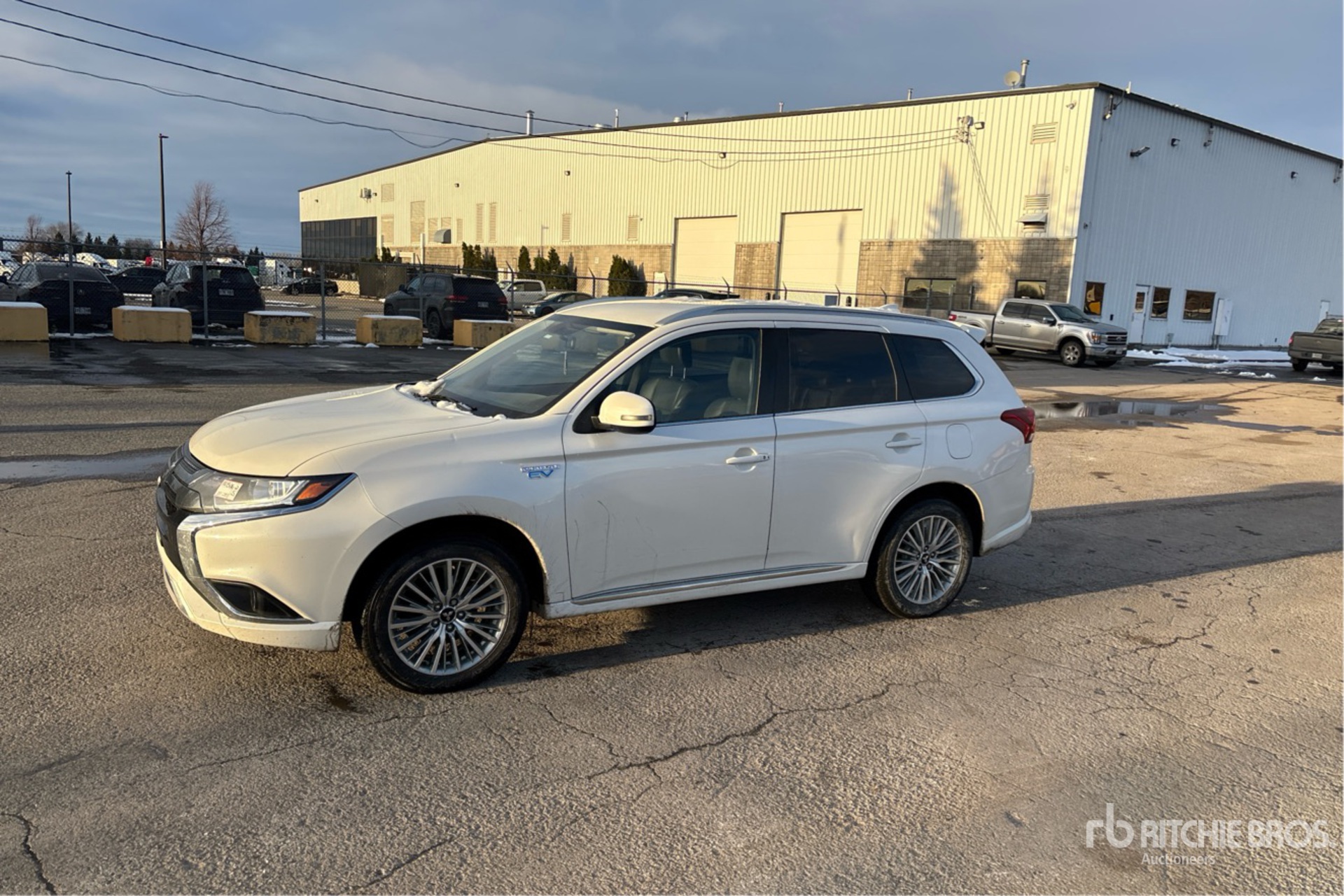 General Appearance with Picture, Left Front Corner