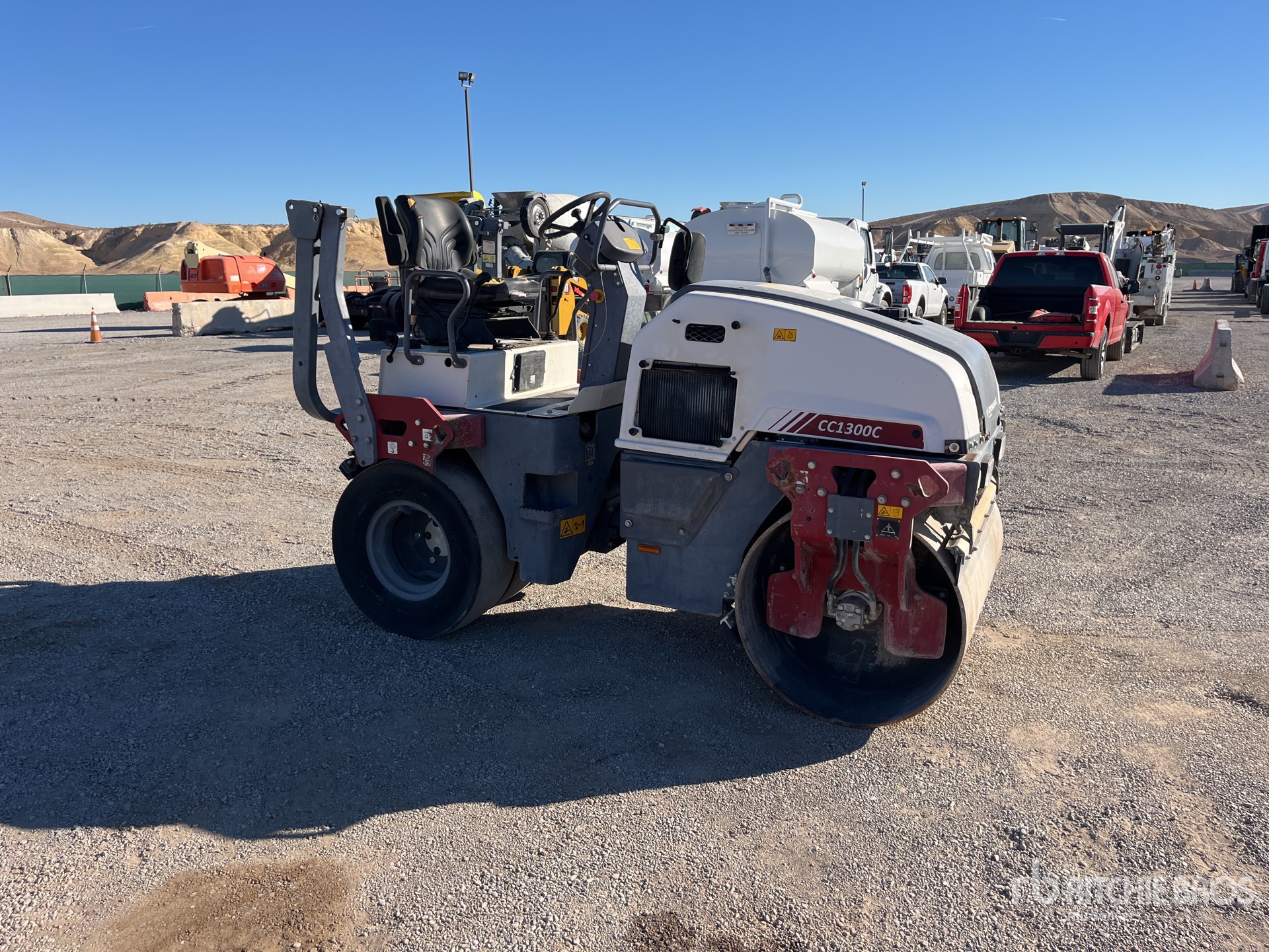 Aspect général with Image, coin avant droit