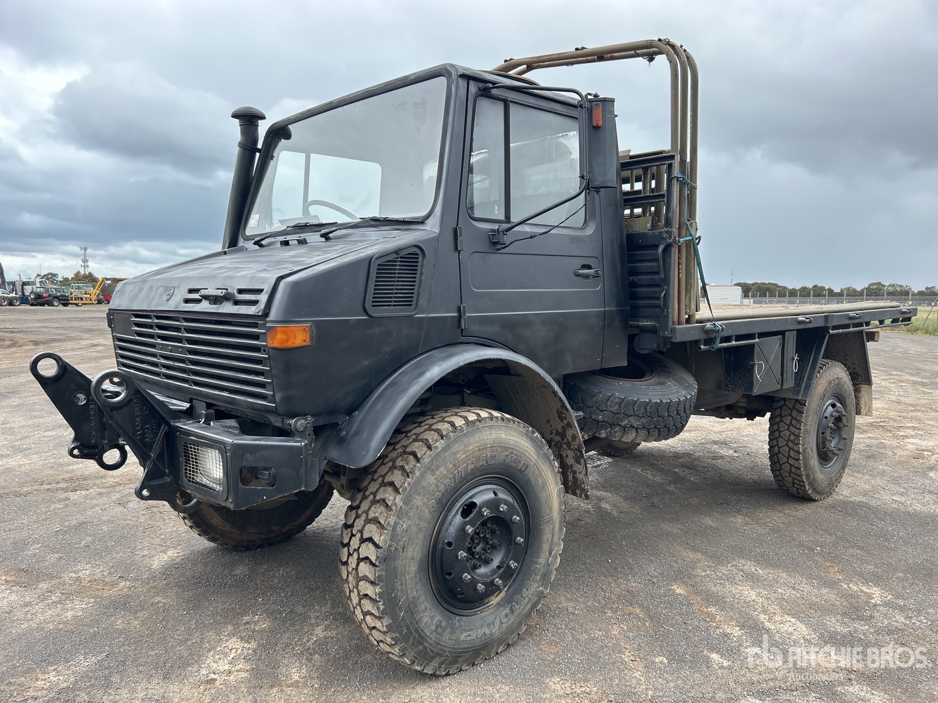 General Appearance with Bild, Ecke vorne rechts