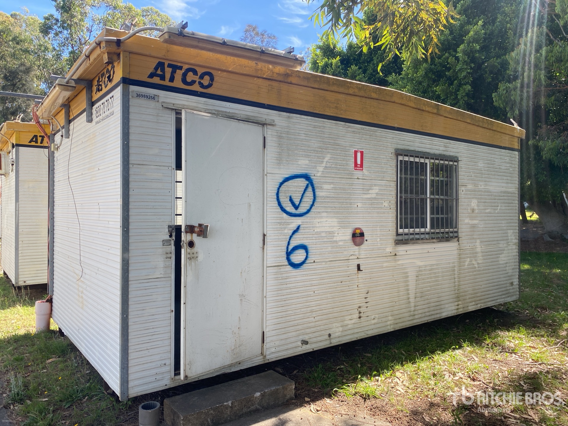 General Appearance with Picture, Right Front Corner