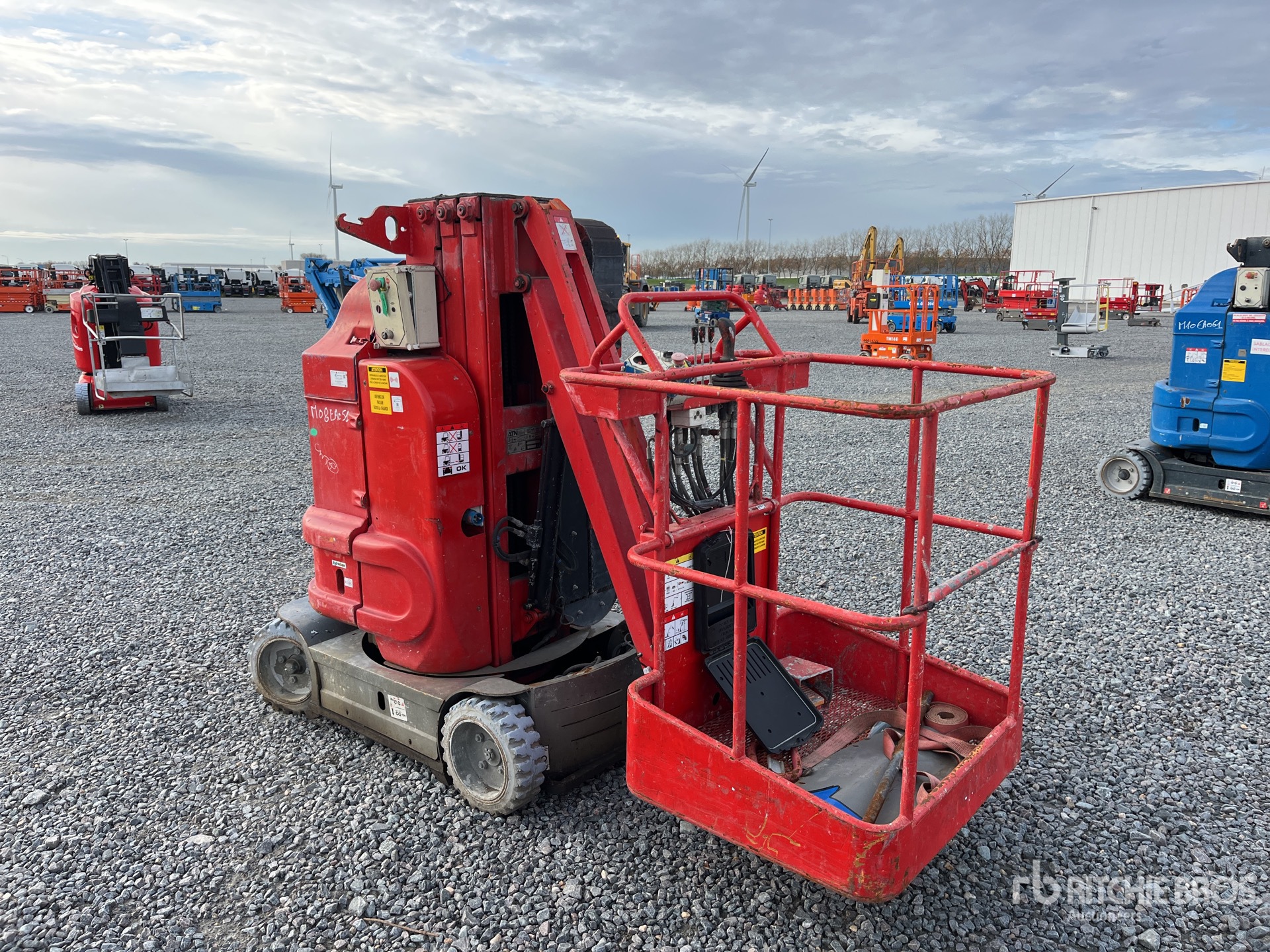 General Appearance with Picture, Left Rear Corner