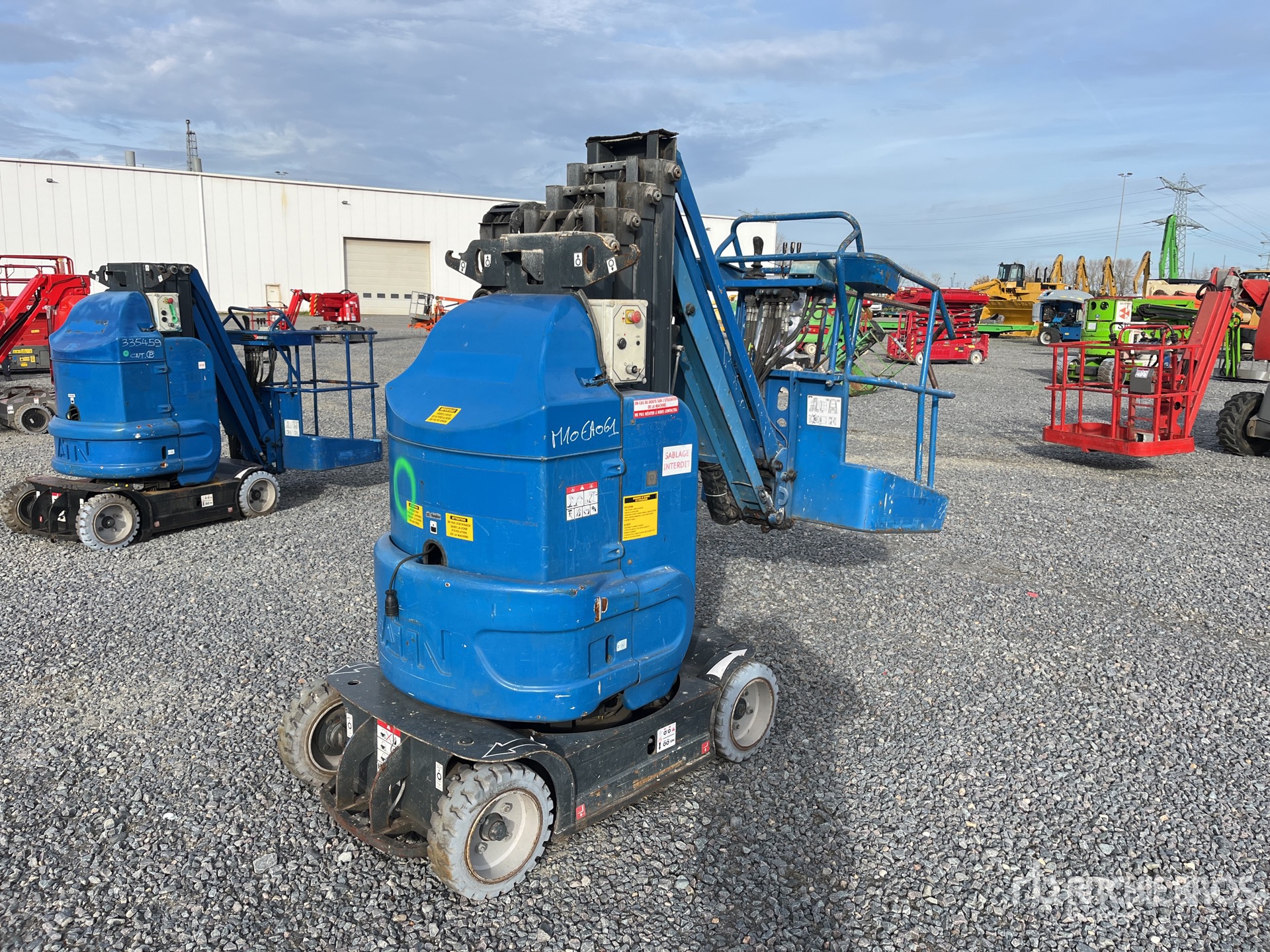 General Appearance with Picture, Left Front Corner