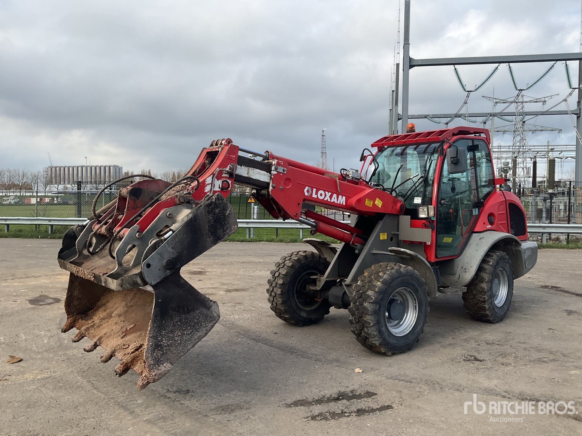 General Appearance with Picture, Left Front Corner