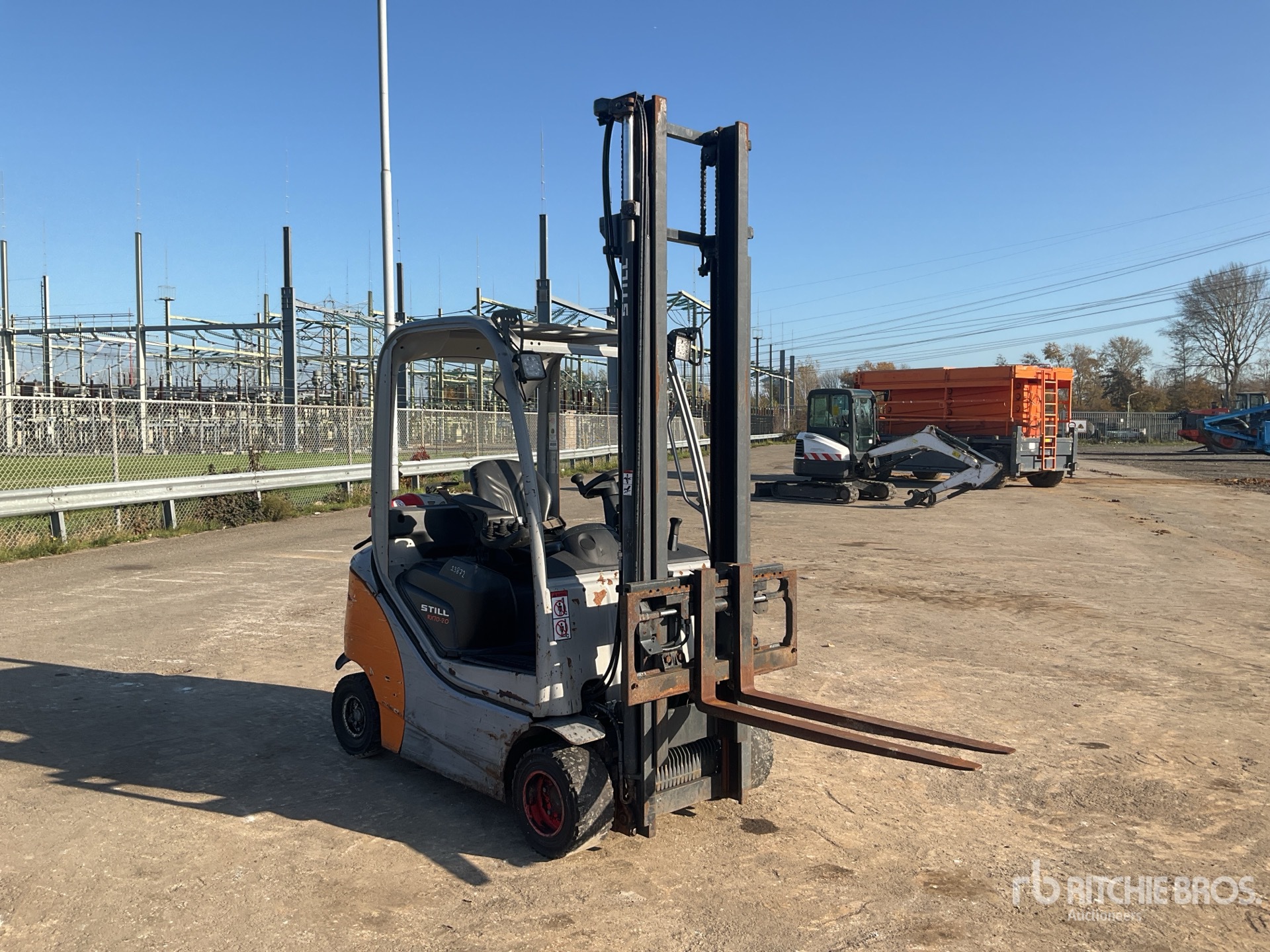 General Appearance with Picture, Right Front Corner