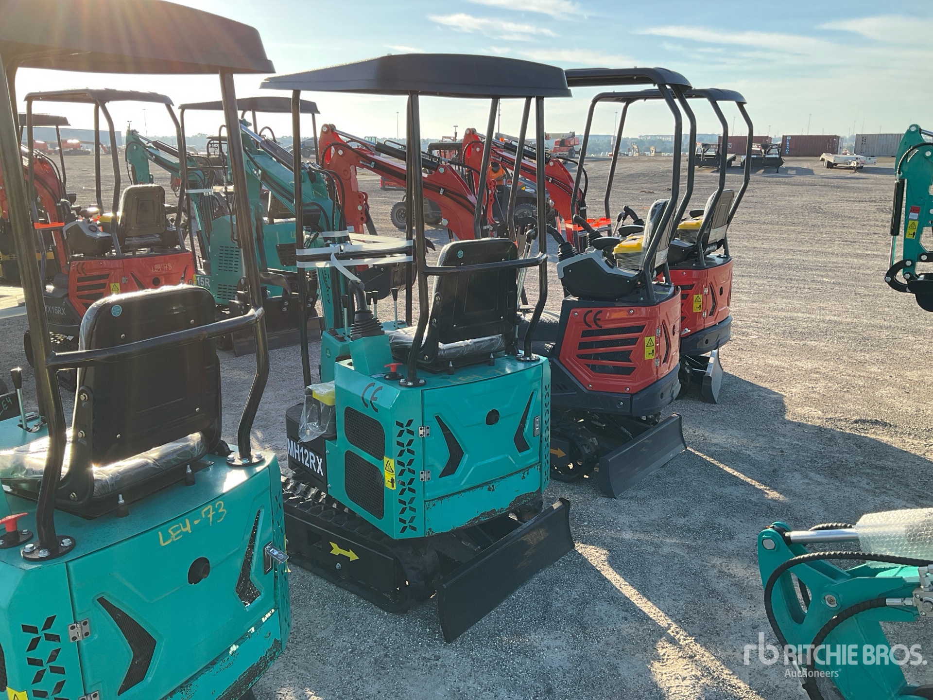 General Appearance with Foto, angolo posteriore sinistro